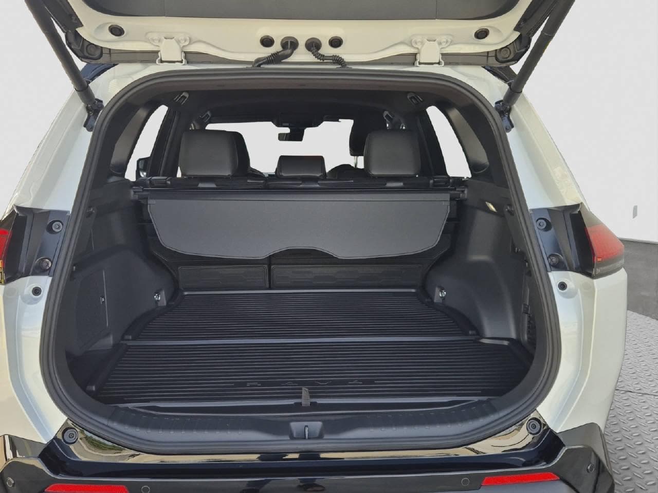 TOYOTA RAV4 2.5 HEV GR Sport - Bild 10