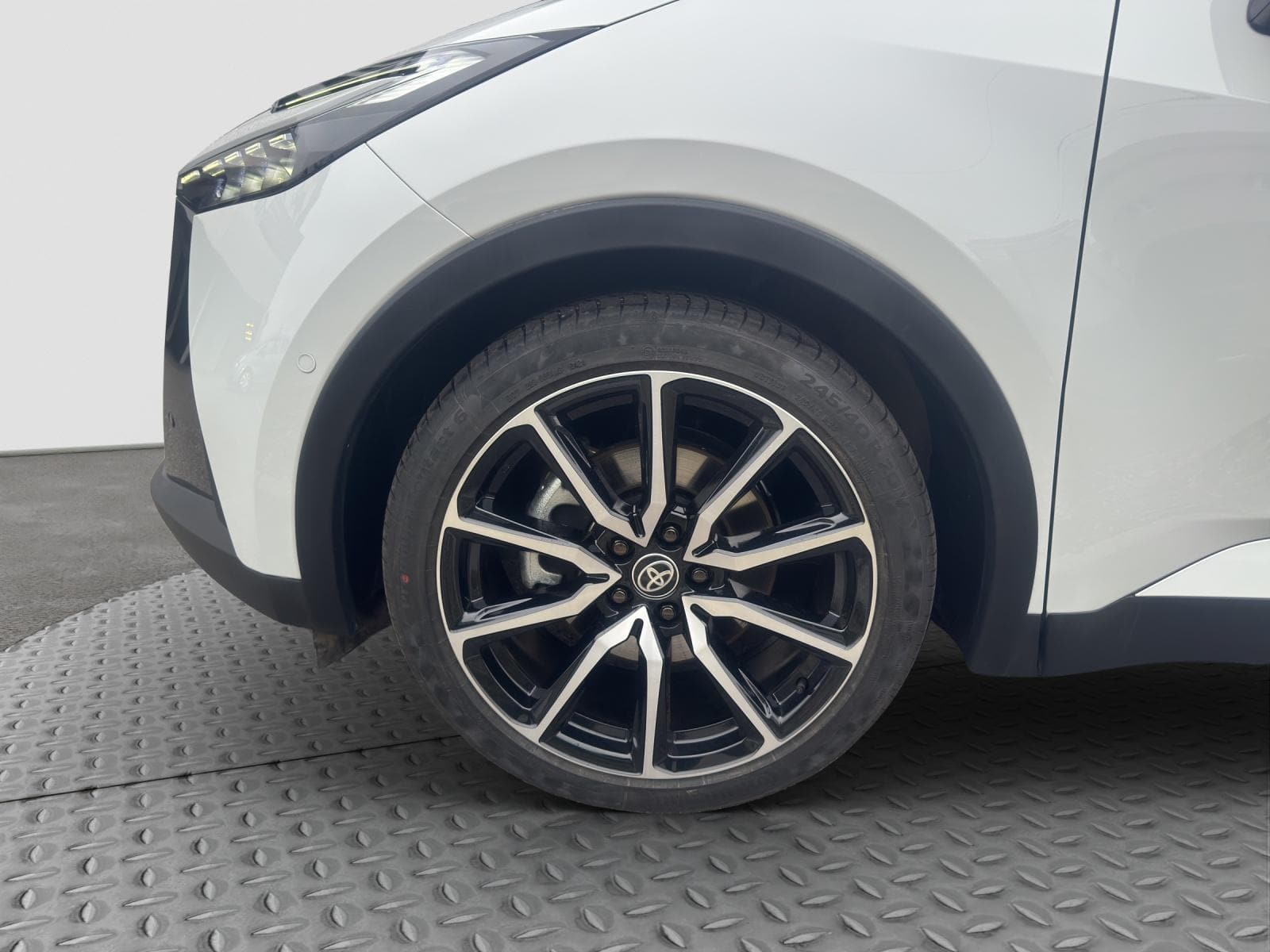 TOYOTA C-HR 2.0 PHEV GR Sport Premiere - Bild 16