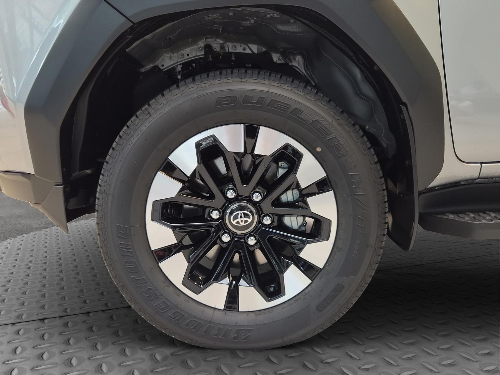 TOYOTA Hilux Double Cab.-Pick-up 2.8 D-4D MHEV 204 Style - Bild 9