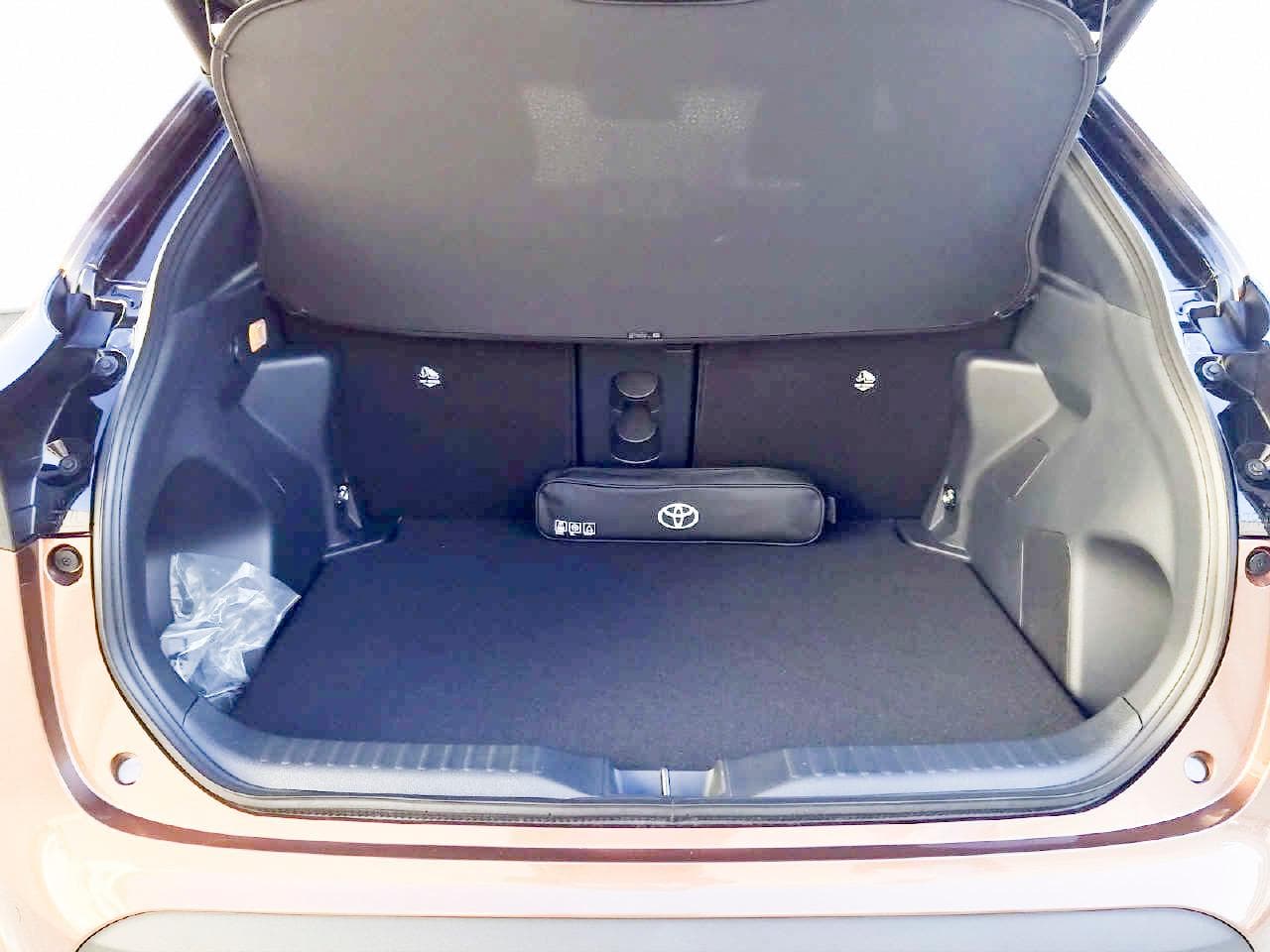 TOYOTA Yaris Cross 1.5 VVT-i HSD Premium AWD-i - Bild 16