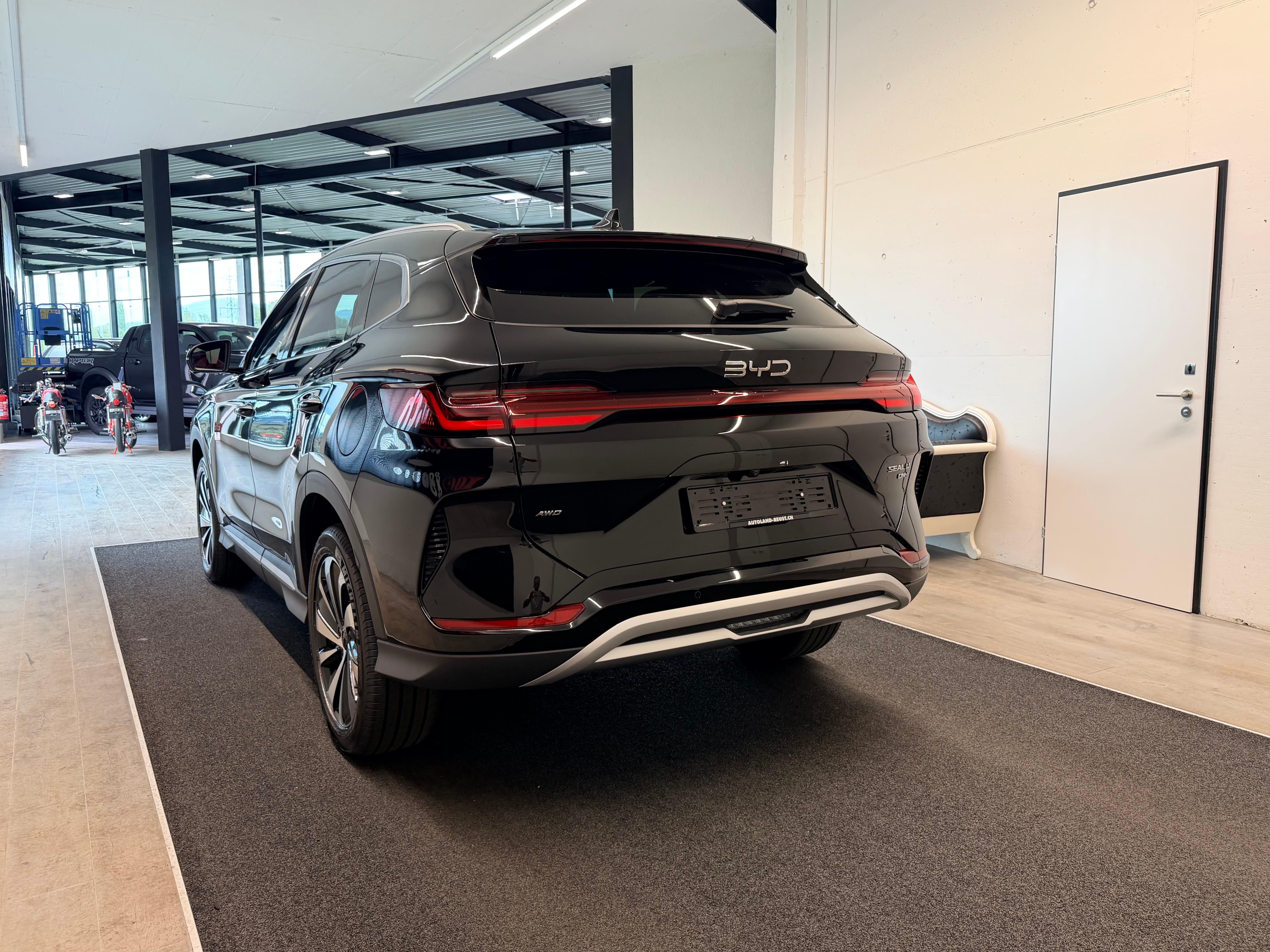 BYD Seal U DM-i Design AWD - Bild 7