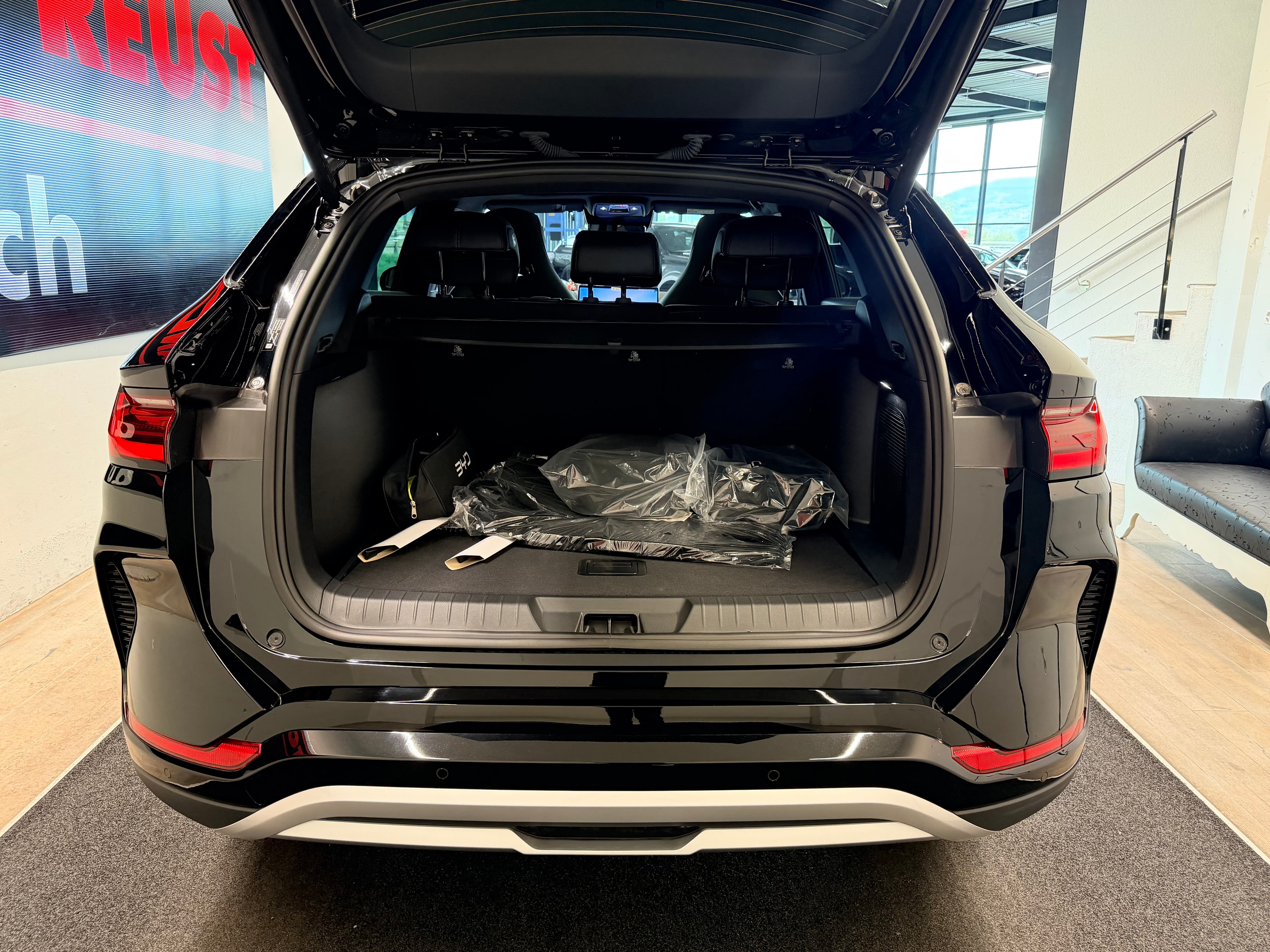 BYD Seal U DM-i Design AWD - Bild 9