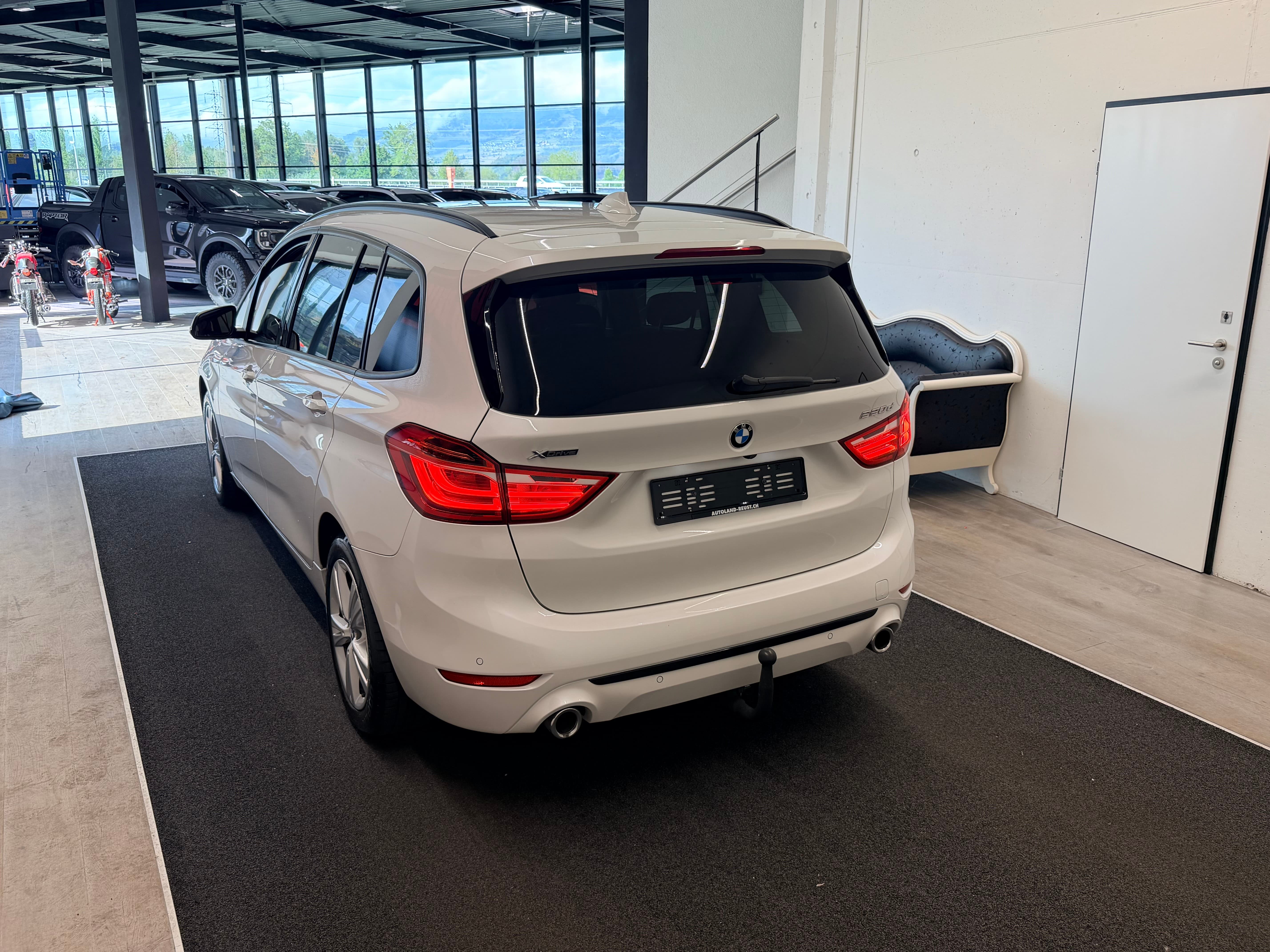 BMW 220d xDrive Gran Tourer Steptronic - Bild 9