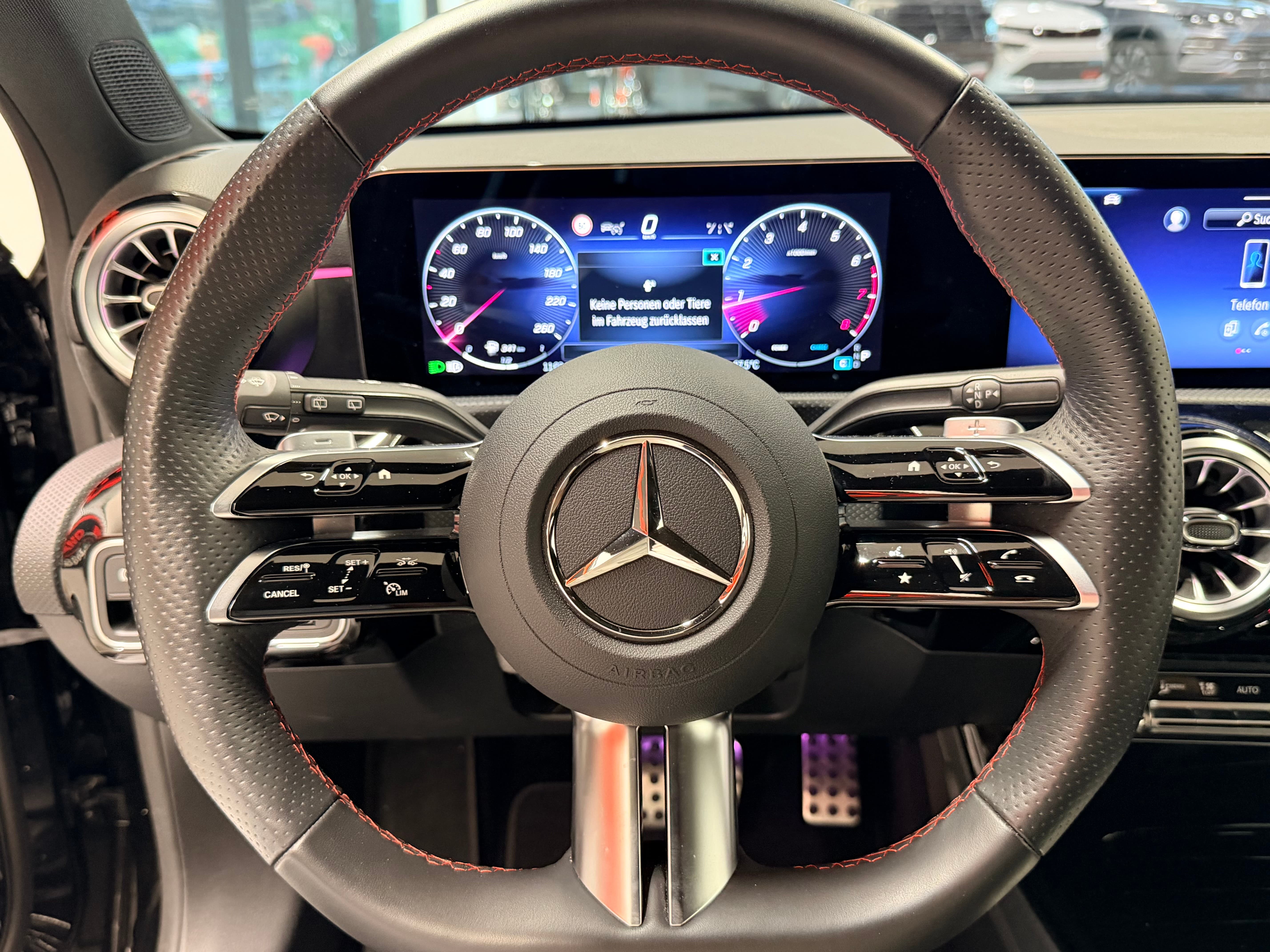 MERCEDES-BENZ A 200 AMG Line 7G-DCT - Bild 22