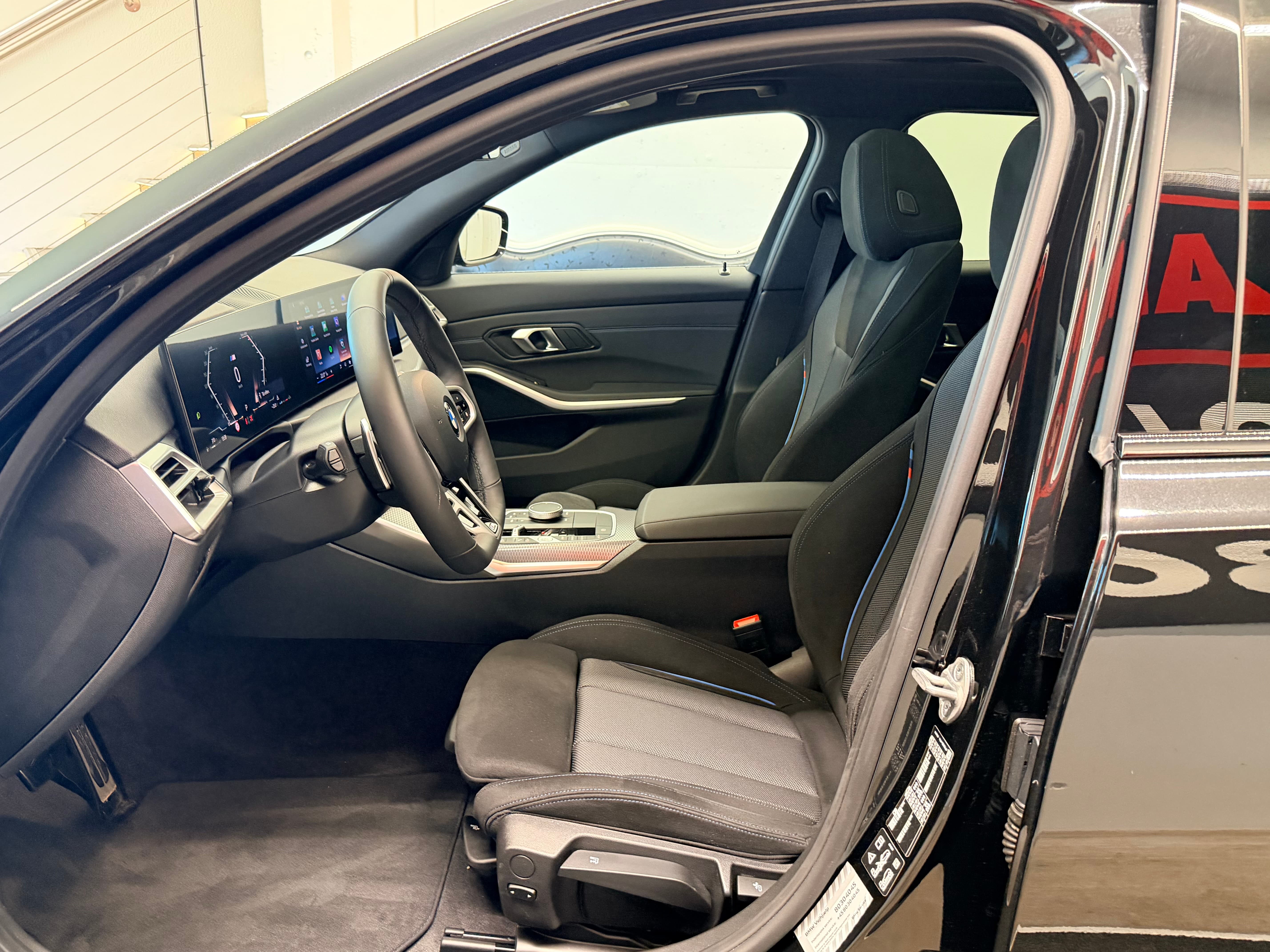 BMW 330i Touring xDrive Steptronic M Sport - Bild 15
