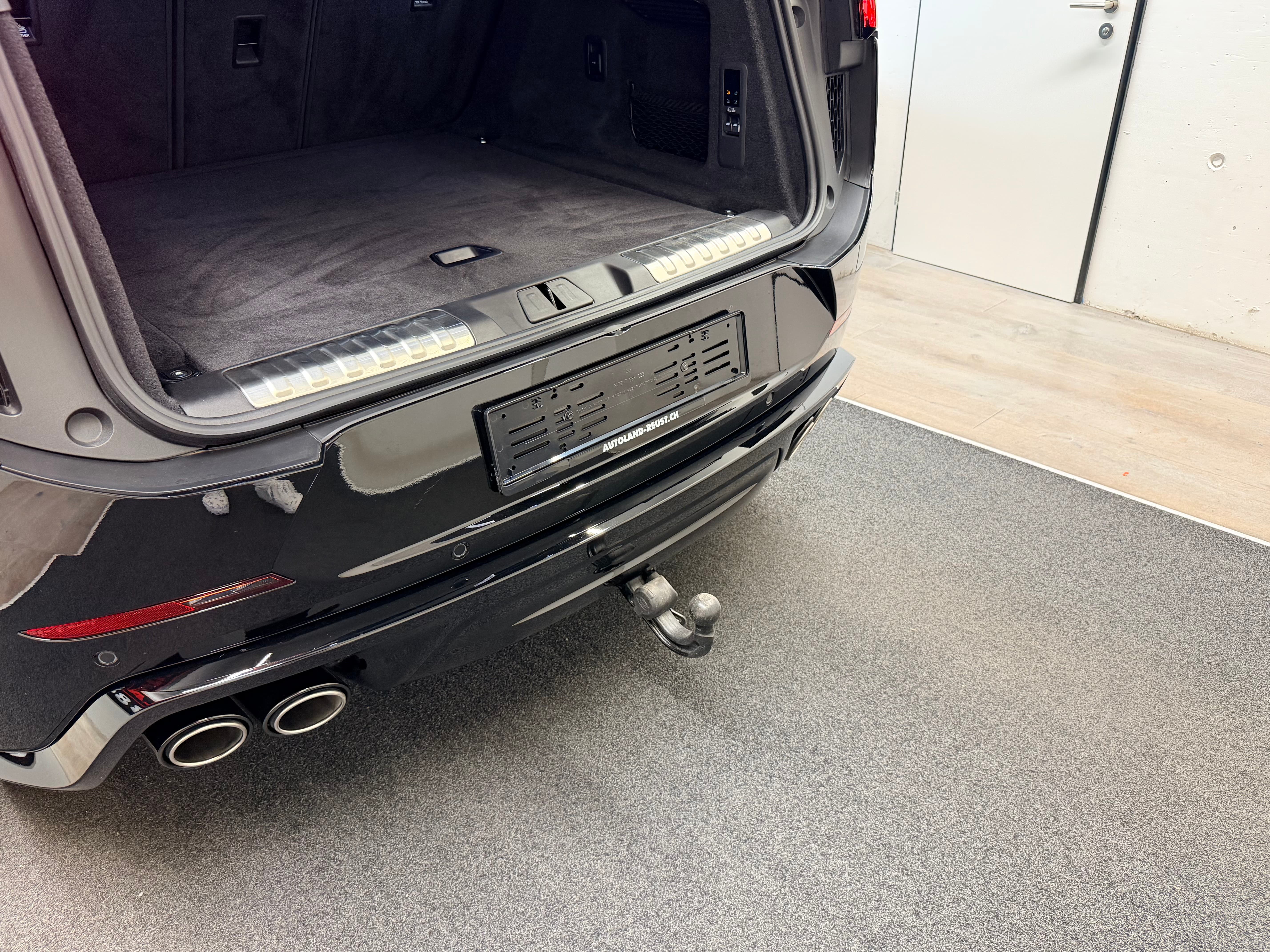 LAND ROVER Range Rover Sport P635 4.4 V8 SV - Bild 12