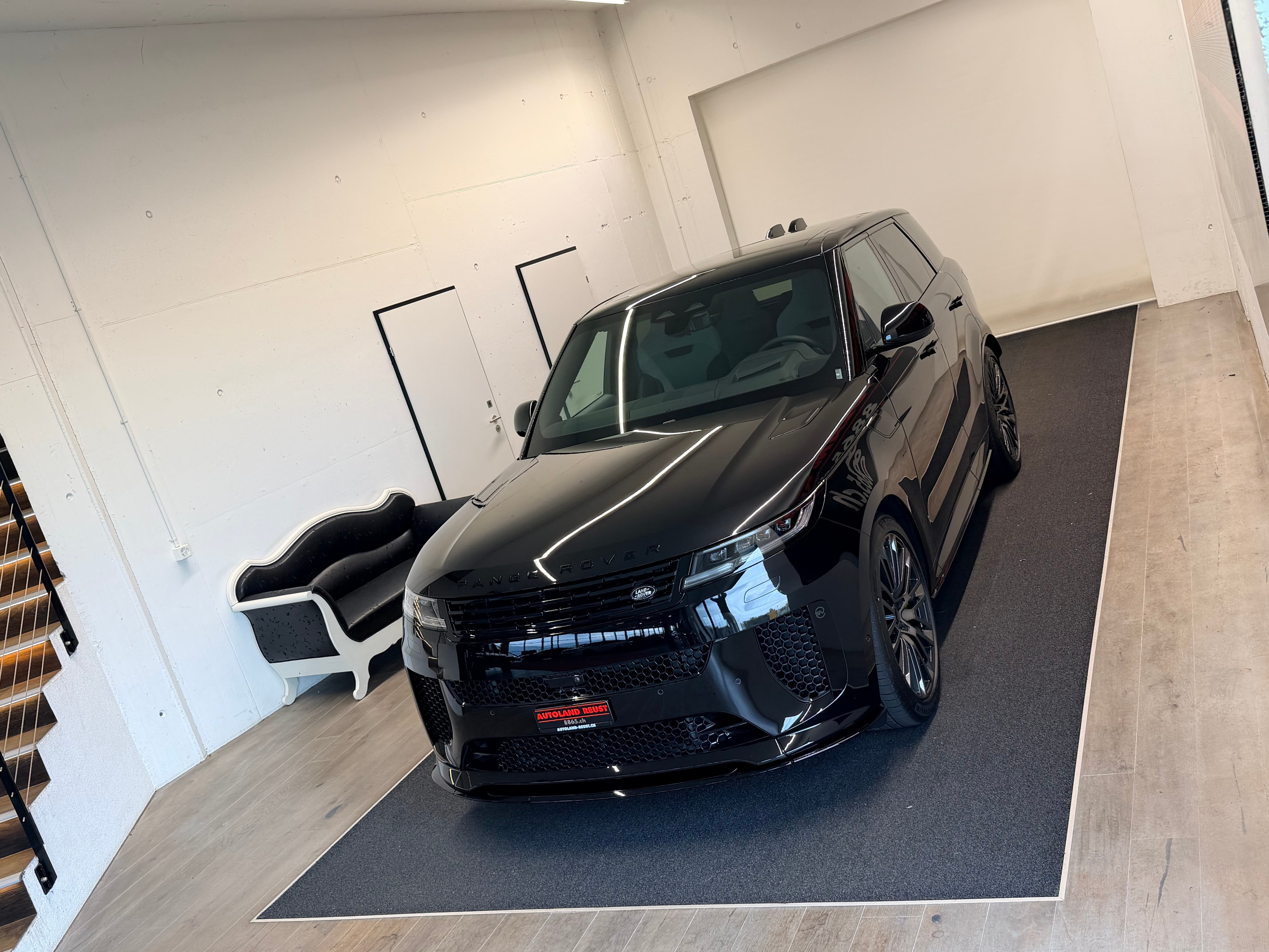 LAND ROVER Range Rover Sport P635 4.4 V8 SV - Bild 4