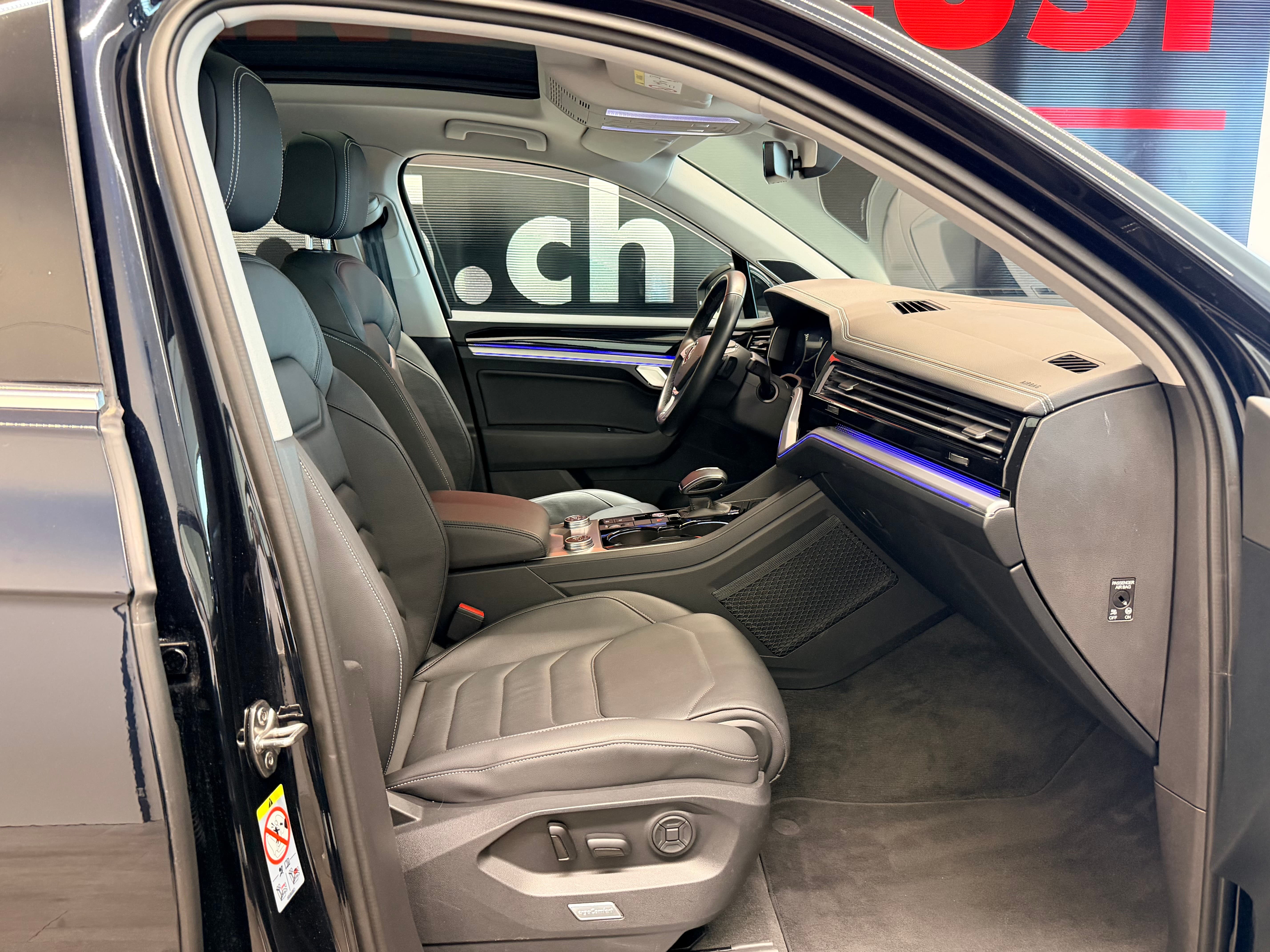 VW Touareg 3.0 TDI Elegance Tiptronic - Bild 21