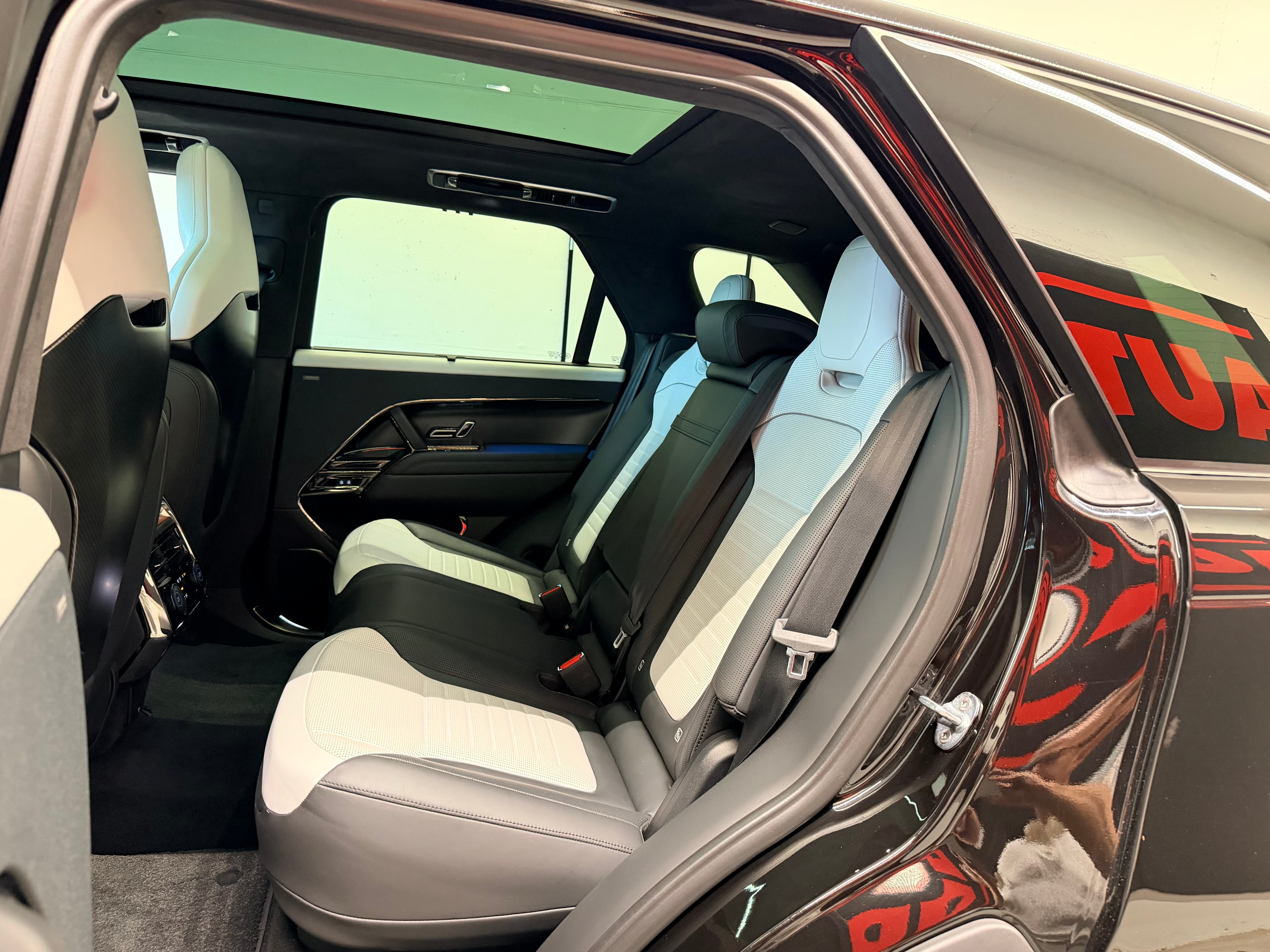 LAND ROVER Range Rover Sport P635 4.4 V8 SV Edition One - Bild 19