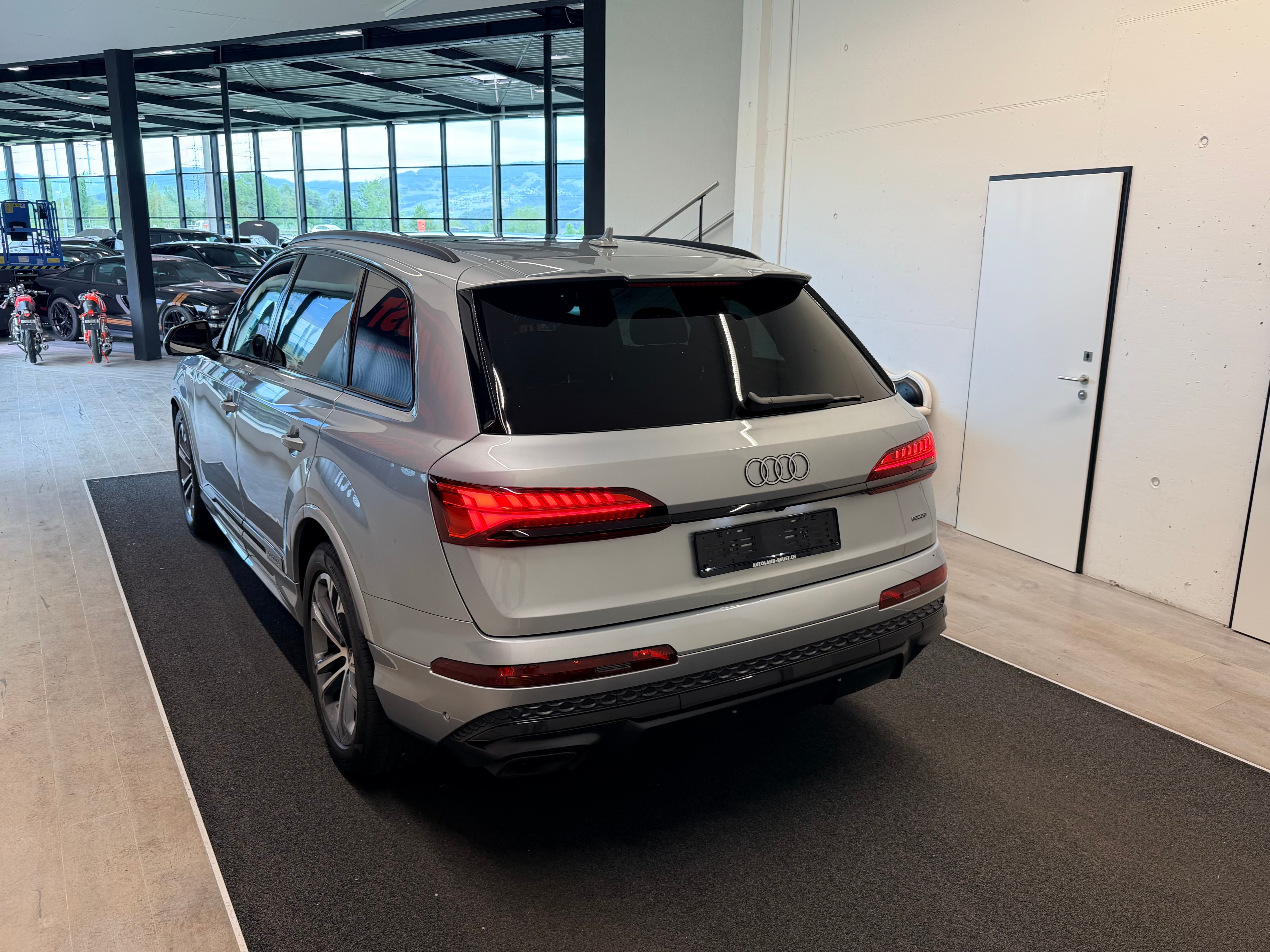 AUDI Q7 55 TFSI S line quattro tiptronic - Bild 9