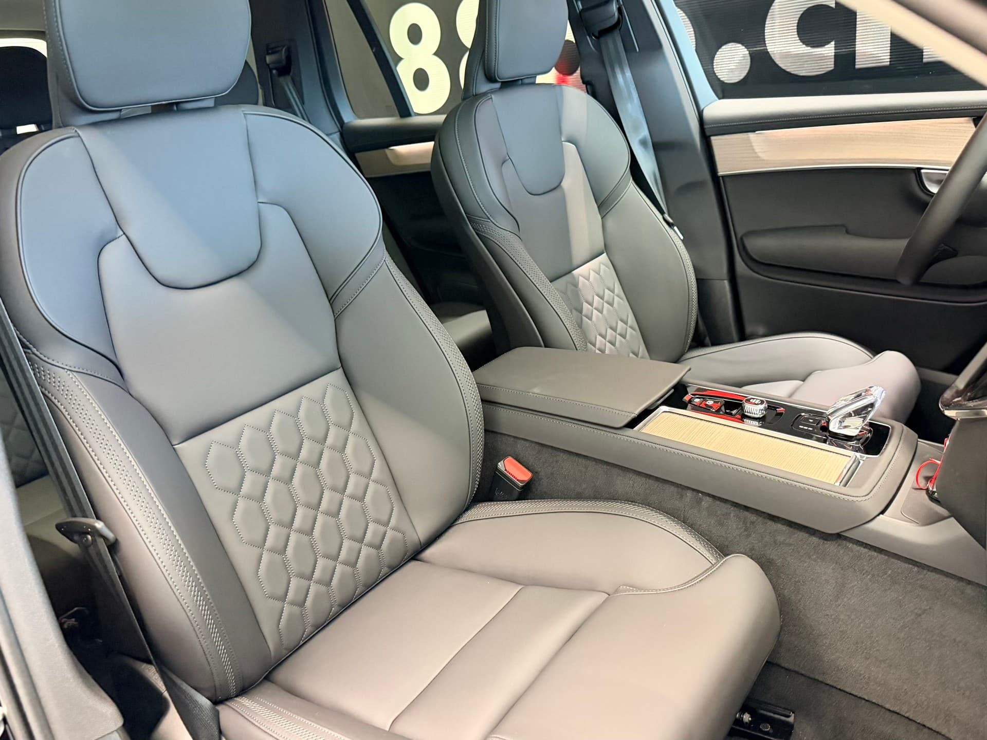 VOLVO XC90 T8 eAWD PluginHybrid Plus Dark Geartronic - Bild 25