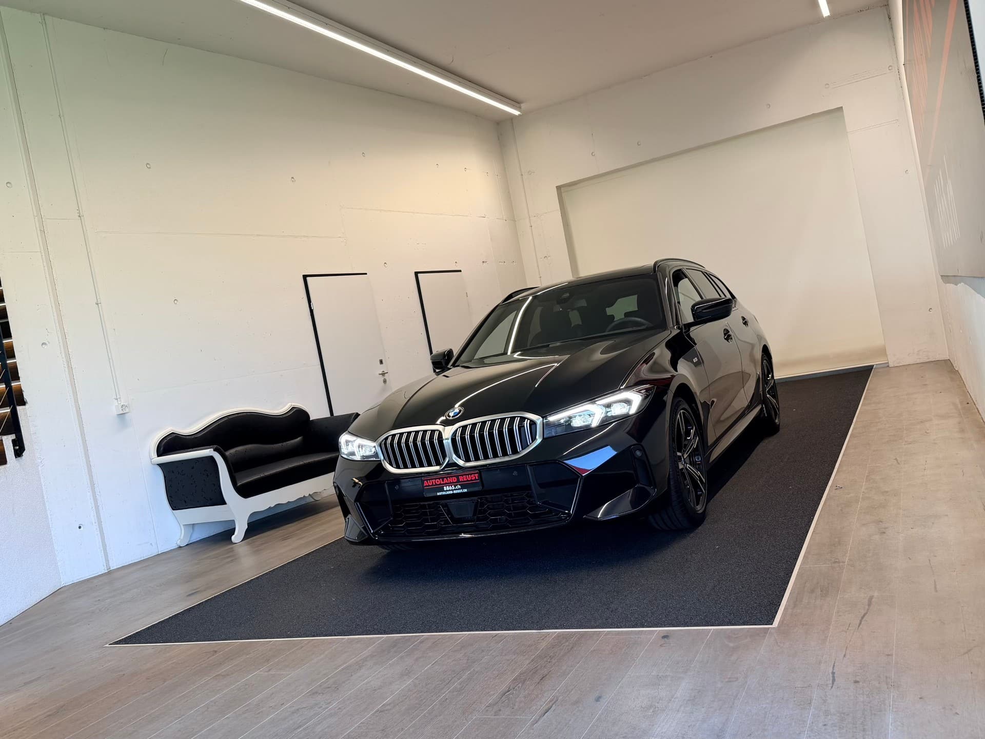 BMW 330i Touring xDrive Steptronic M Sport Pro - Bild 3