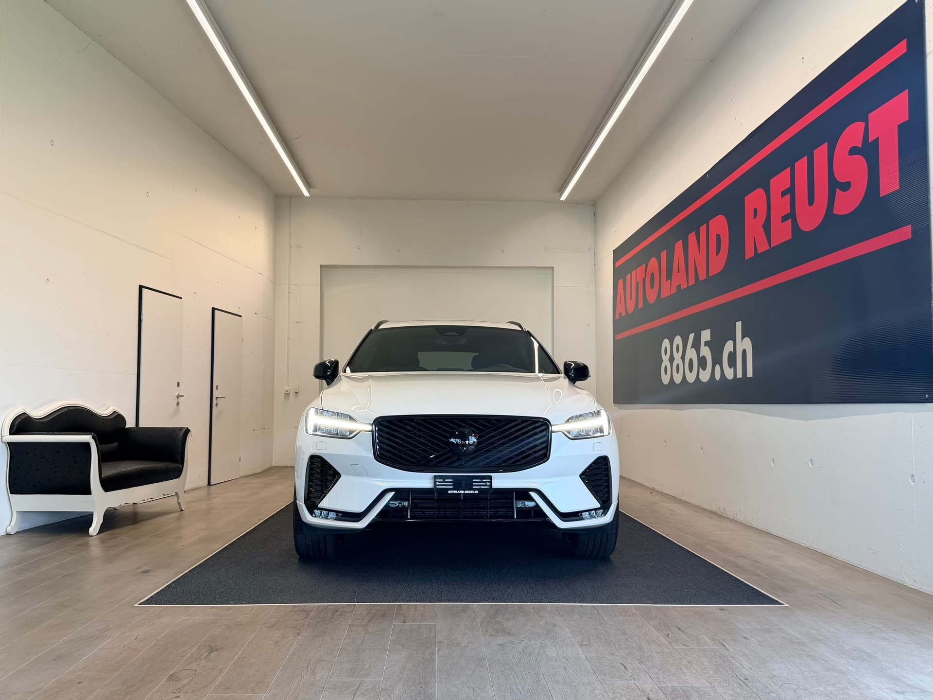 VOLVO XC60 B5 Benzin Mild Hybrid AWD Black Edition Geartronic - Bild 2