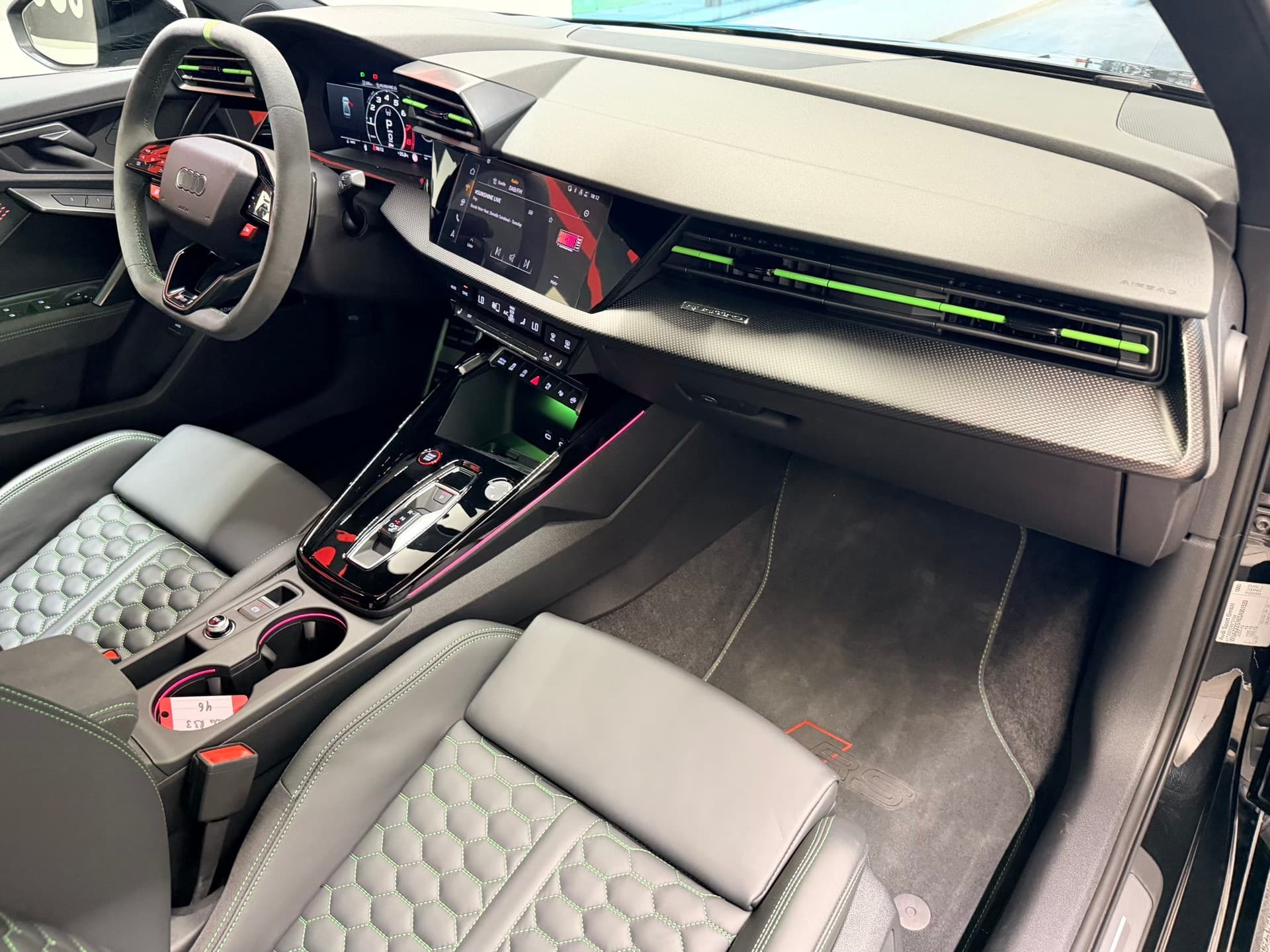 AUDI RS3 Limousine 2.5 TSI quattro S-tronic - Bild 21