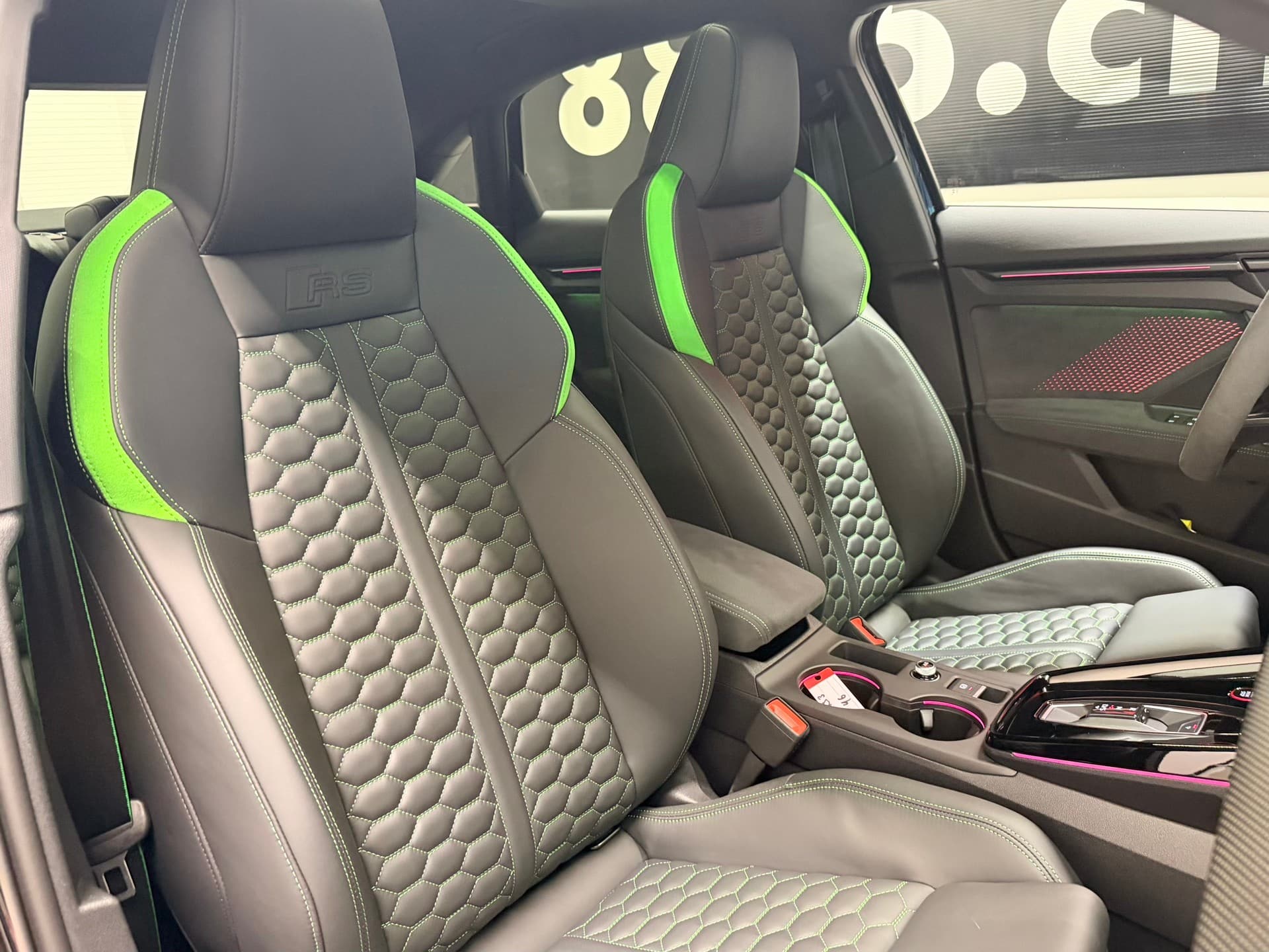 AUDI RS3 Limousine 2.5 TSI quattro S-tronic - Bild 24
