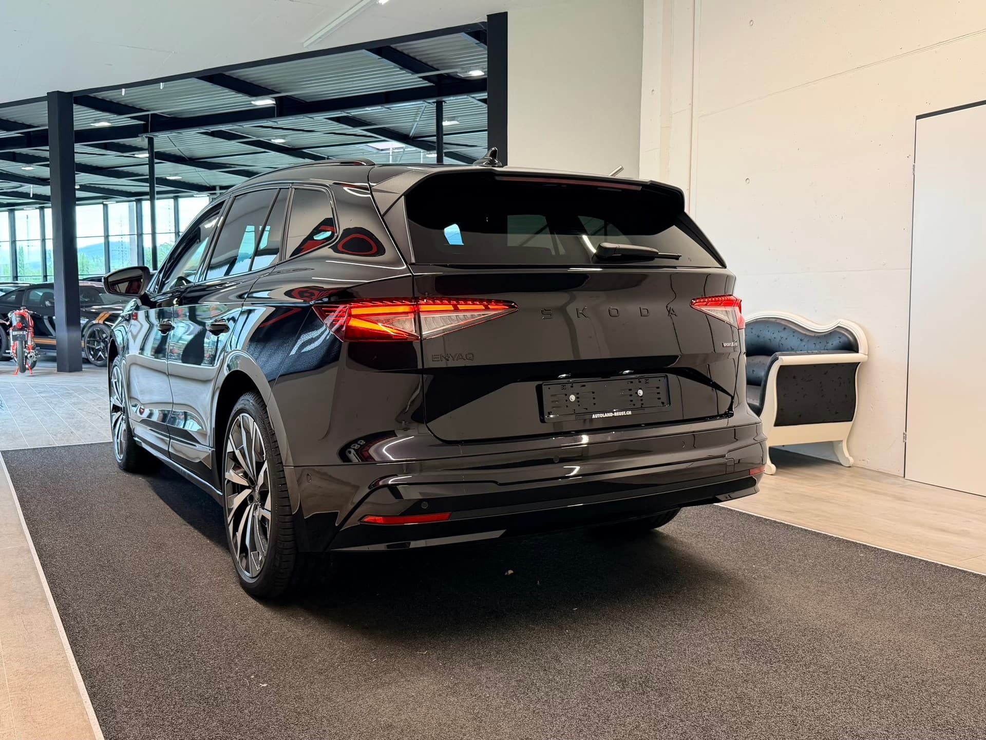 SKODA Enyaq 85x Sportline 4x4 - Bild 8