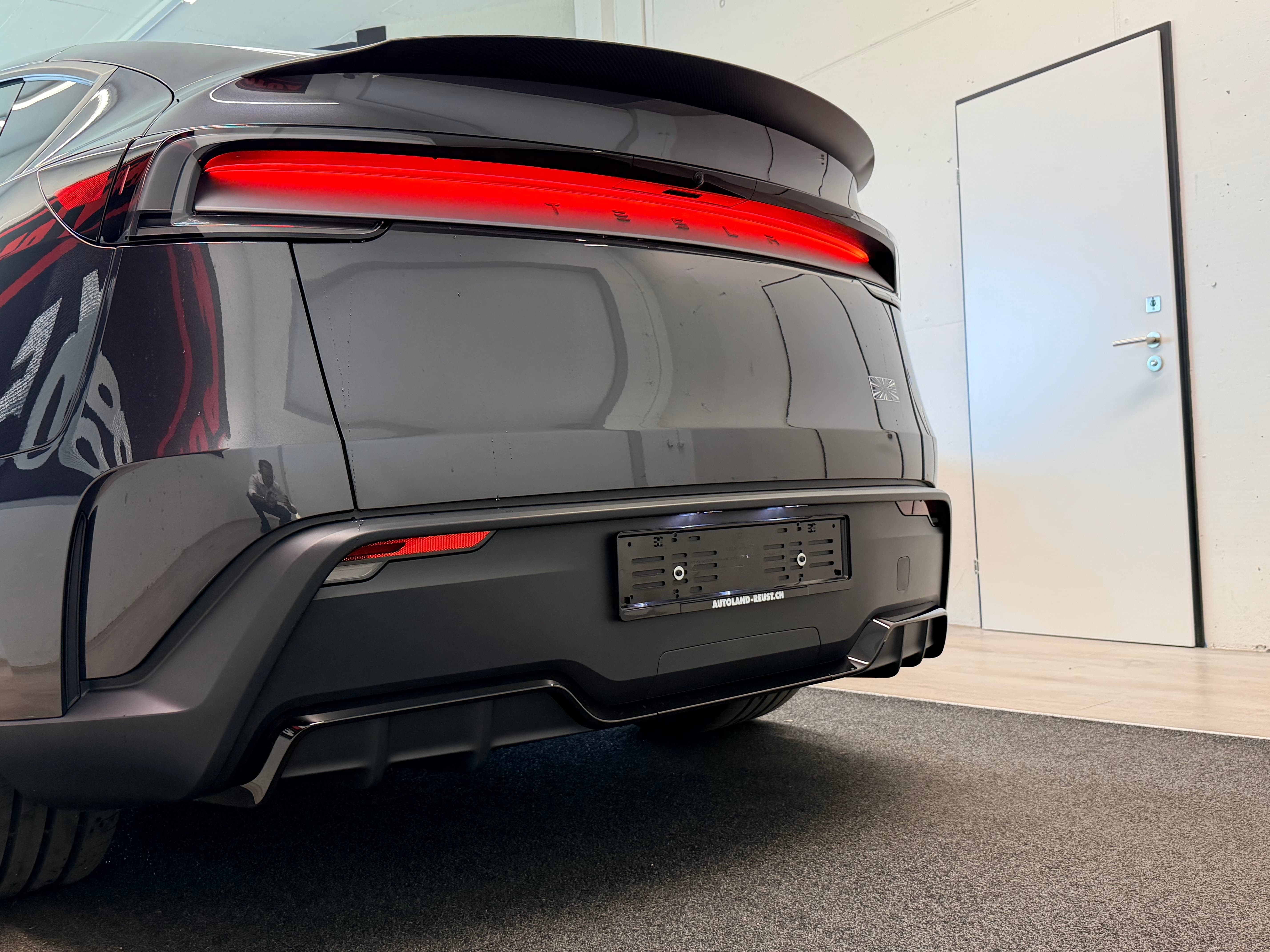 TESLA Model Y Performance - Bild 11