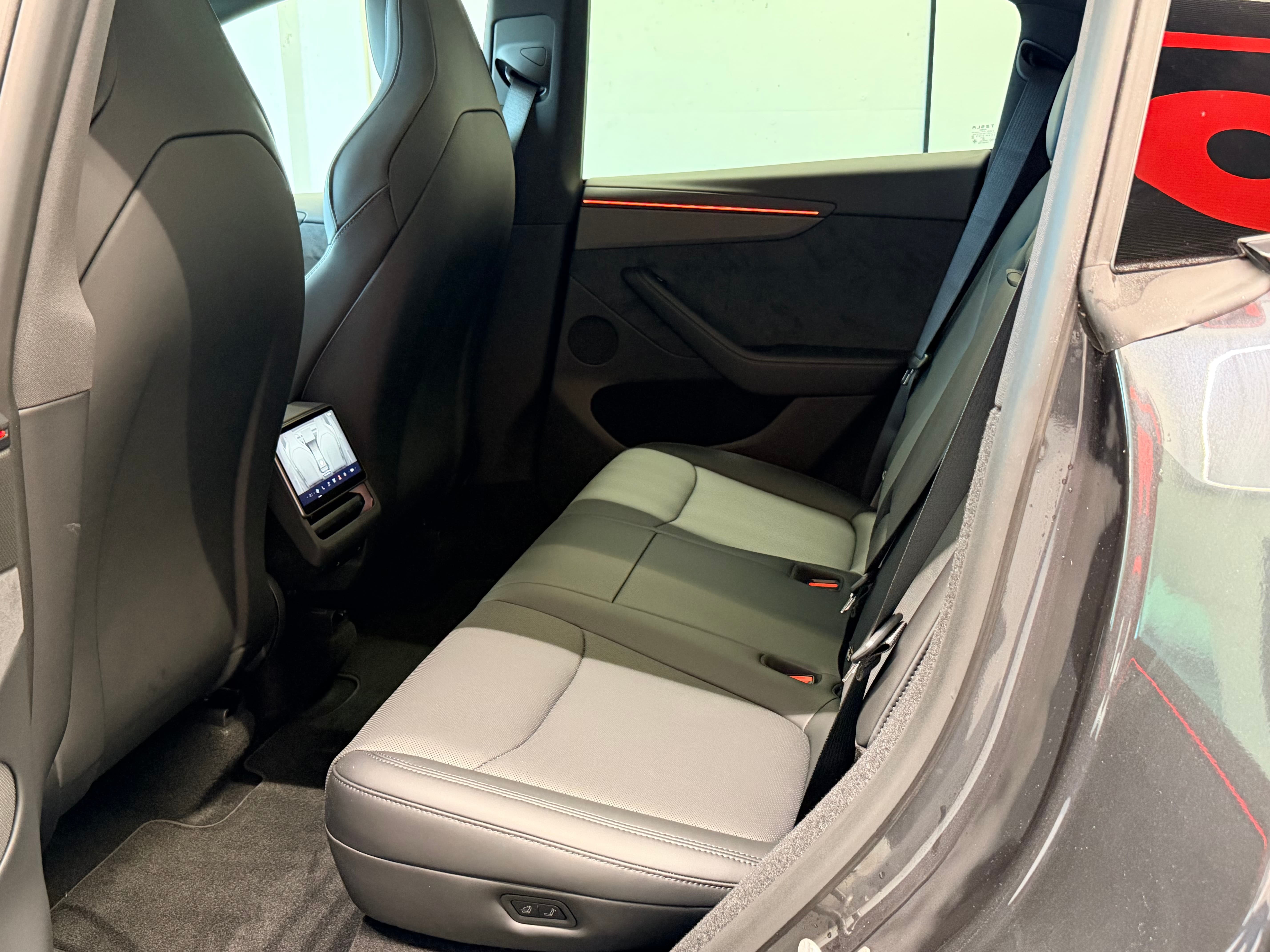 TESLA Model Y Performance - Bild 19