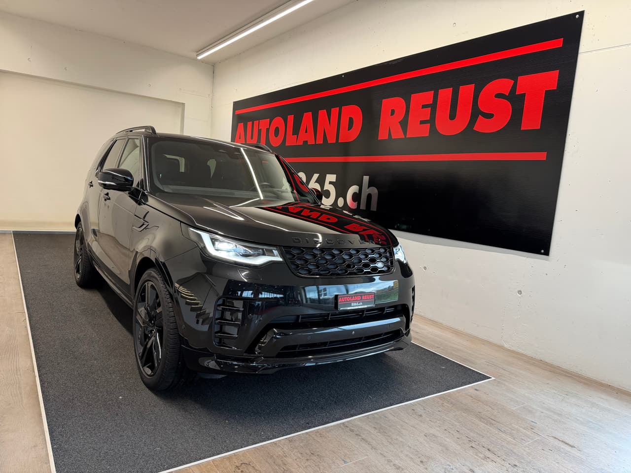 LAND ROVER Discovery 3.0D I6 300 R-Dynamic HSE AWD Automatic