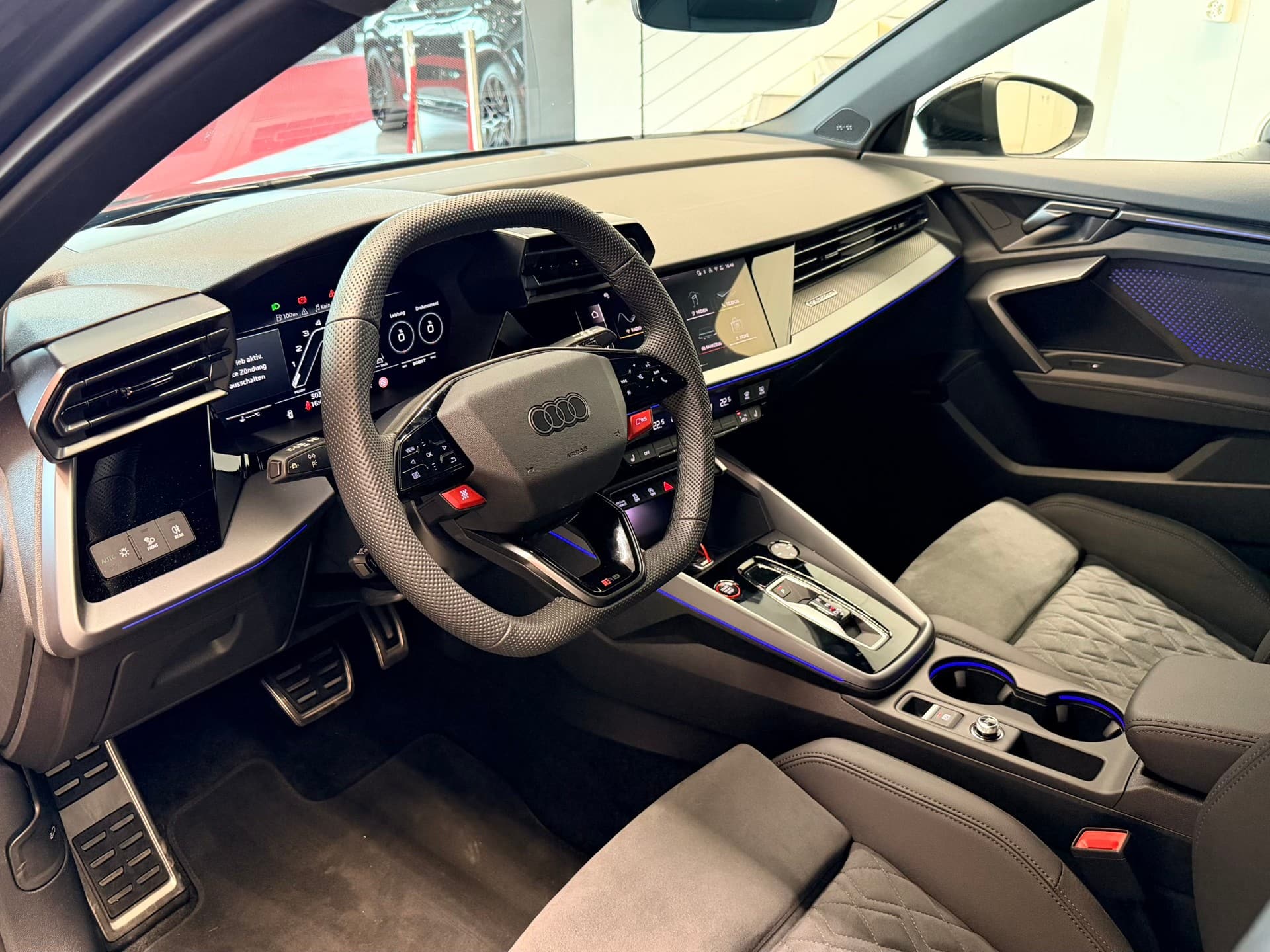 AUDI RS3 Sportback 2.5 TSI quattro S-tronic - Bild 12
