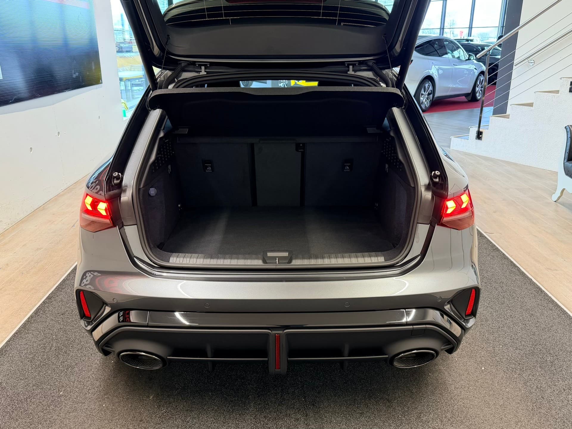 AUDI RS3 Sportback 2.5 TSI quattro S-tronic - Bild 10