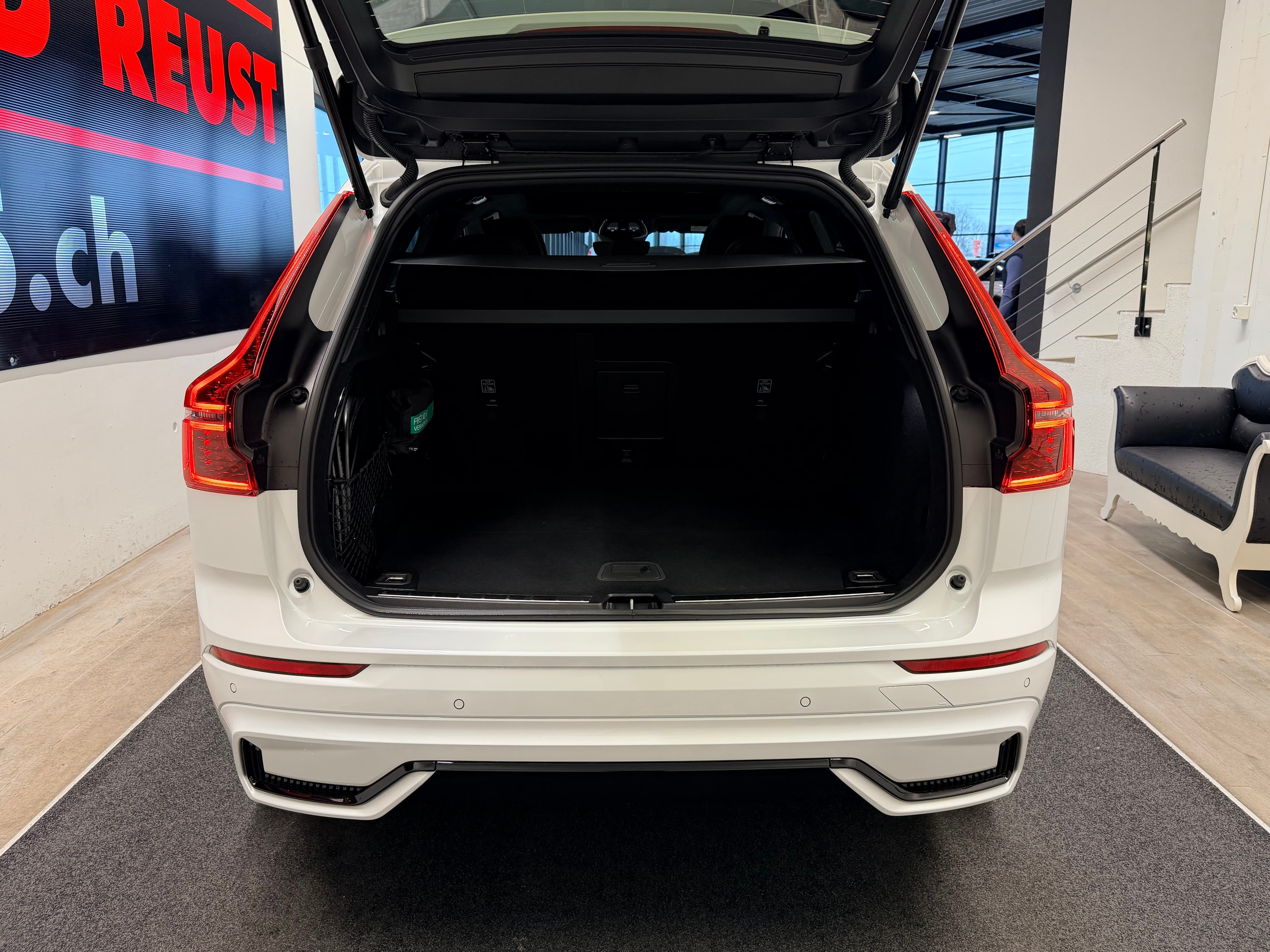 VOLVO XC60 T6 eAWD PluginHybrid Black Edition Geartronic - Bild 10