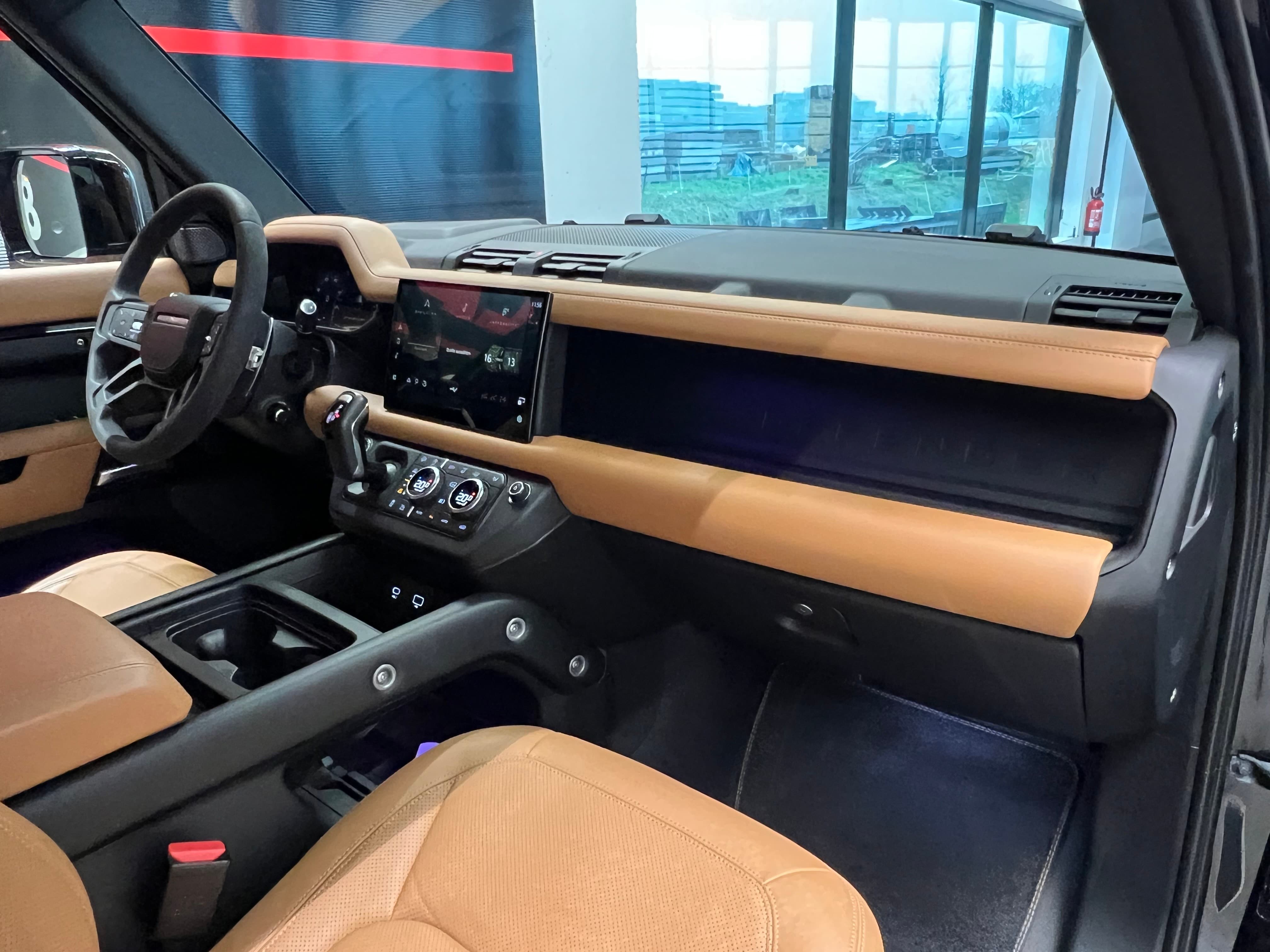 LAND ROVER Defender 110 525 V8 5.0 AT8 - Bild 19