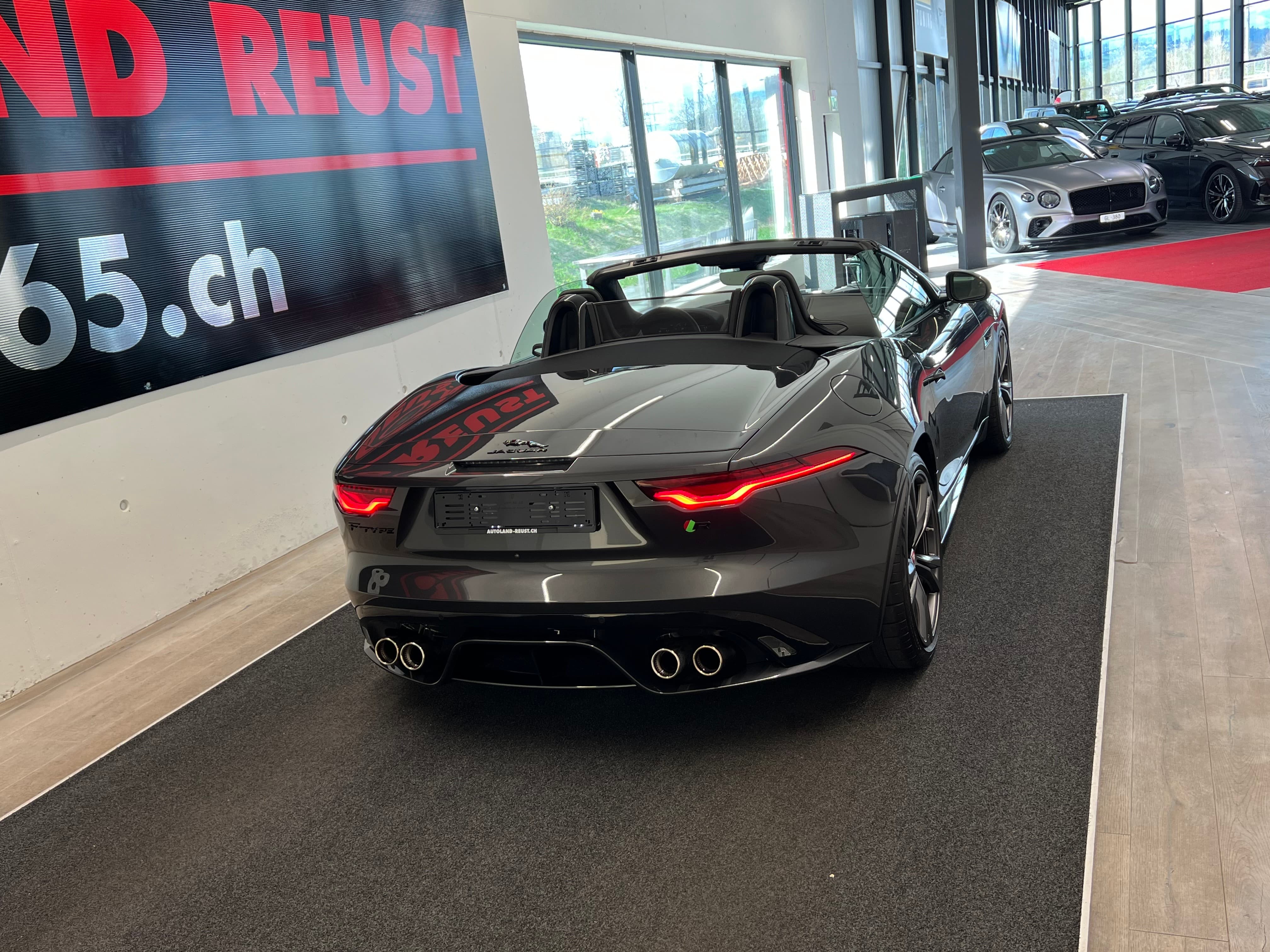 JAGUAR F-Type Convertible 5.0 V8 R75 AWD Automatik - Bild 10