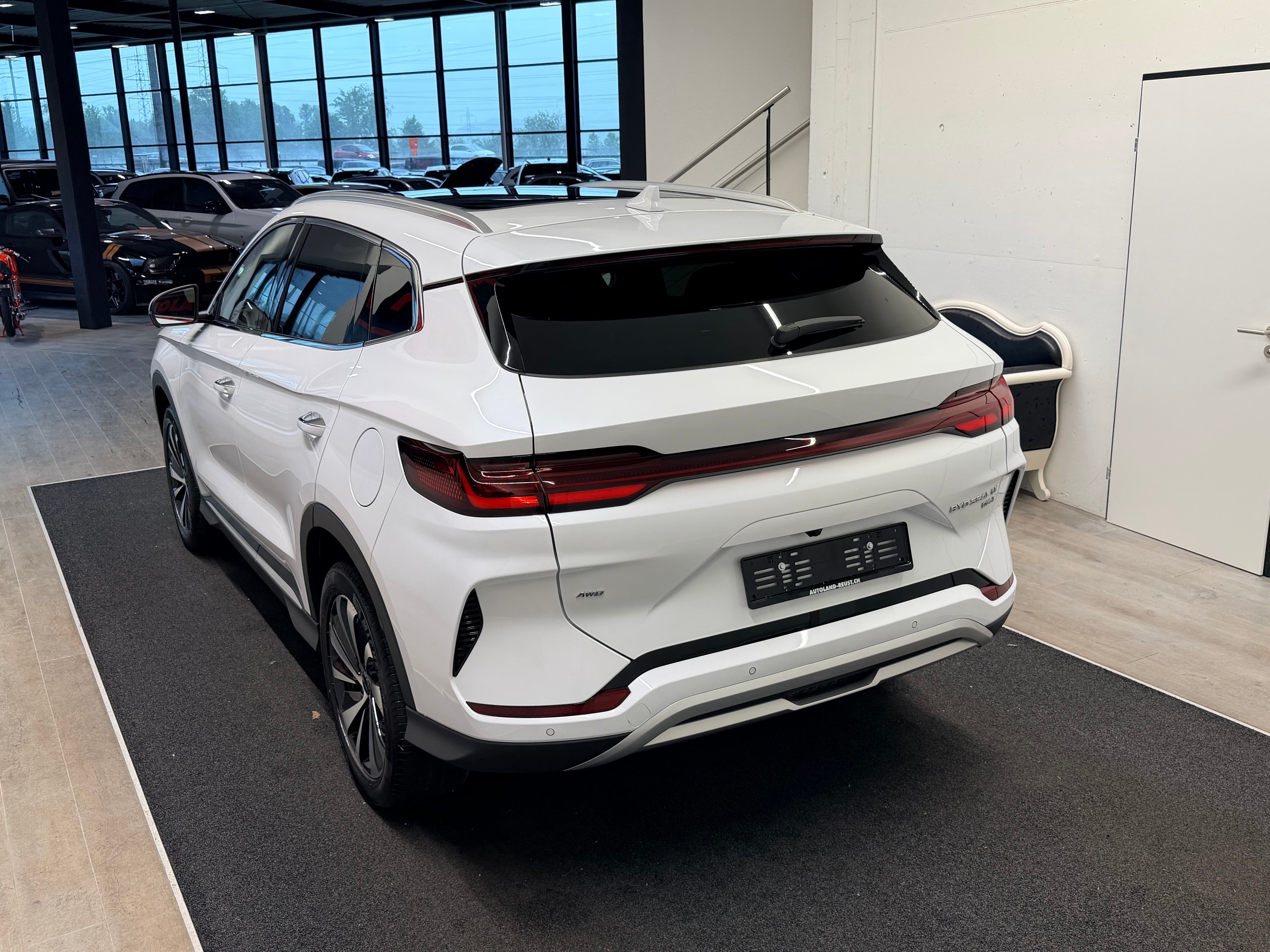 BYD Seal U DM-i Design AWD - Bild 9