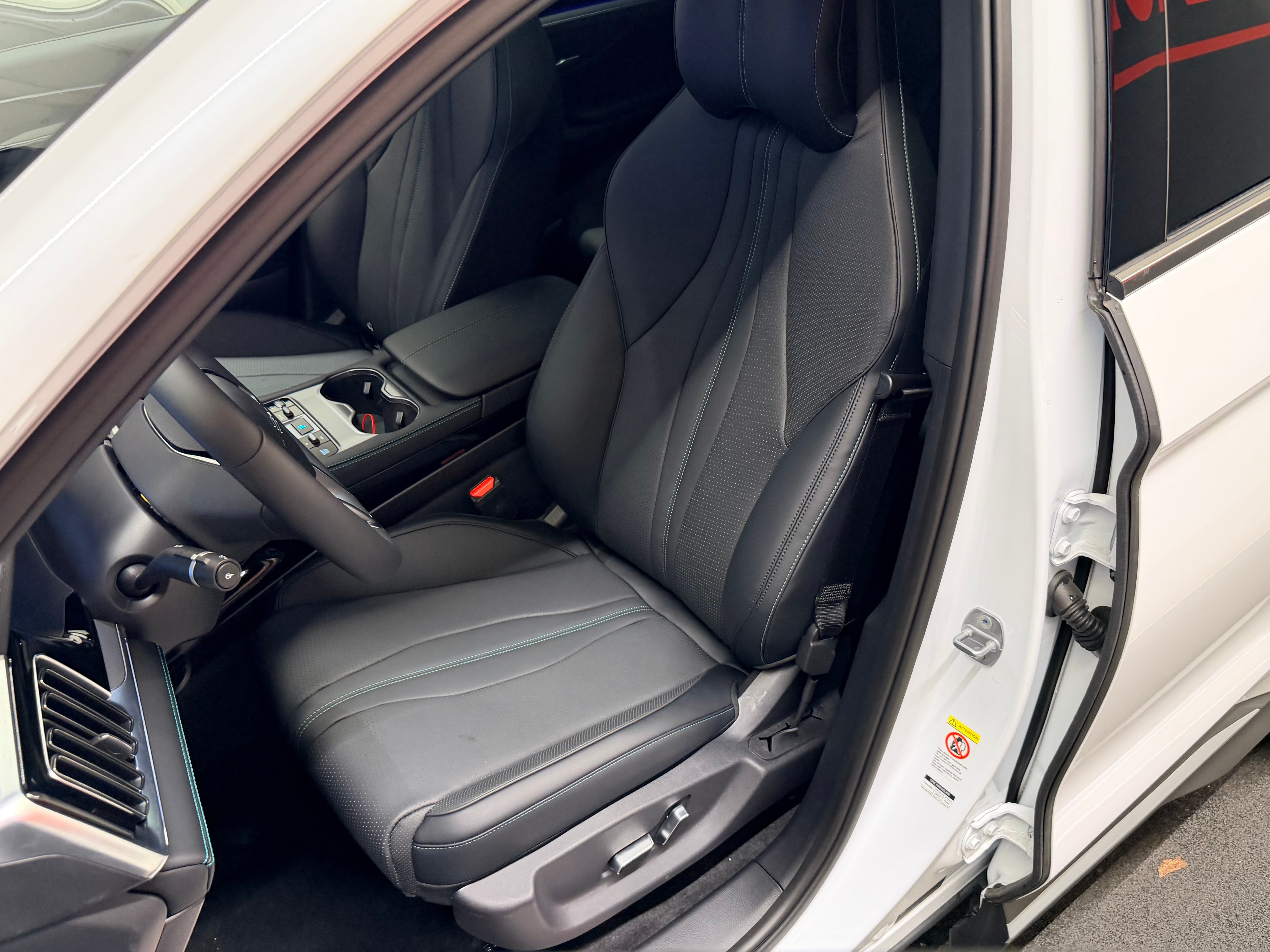 BYD Seal U DM-i Design AWD - Bild 16