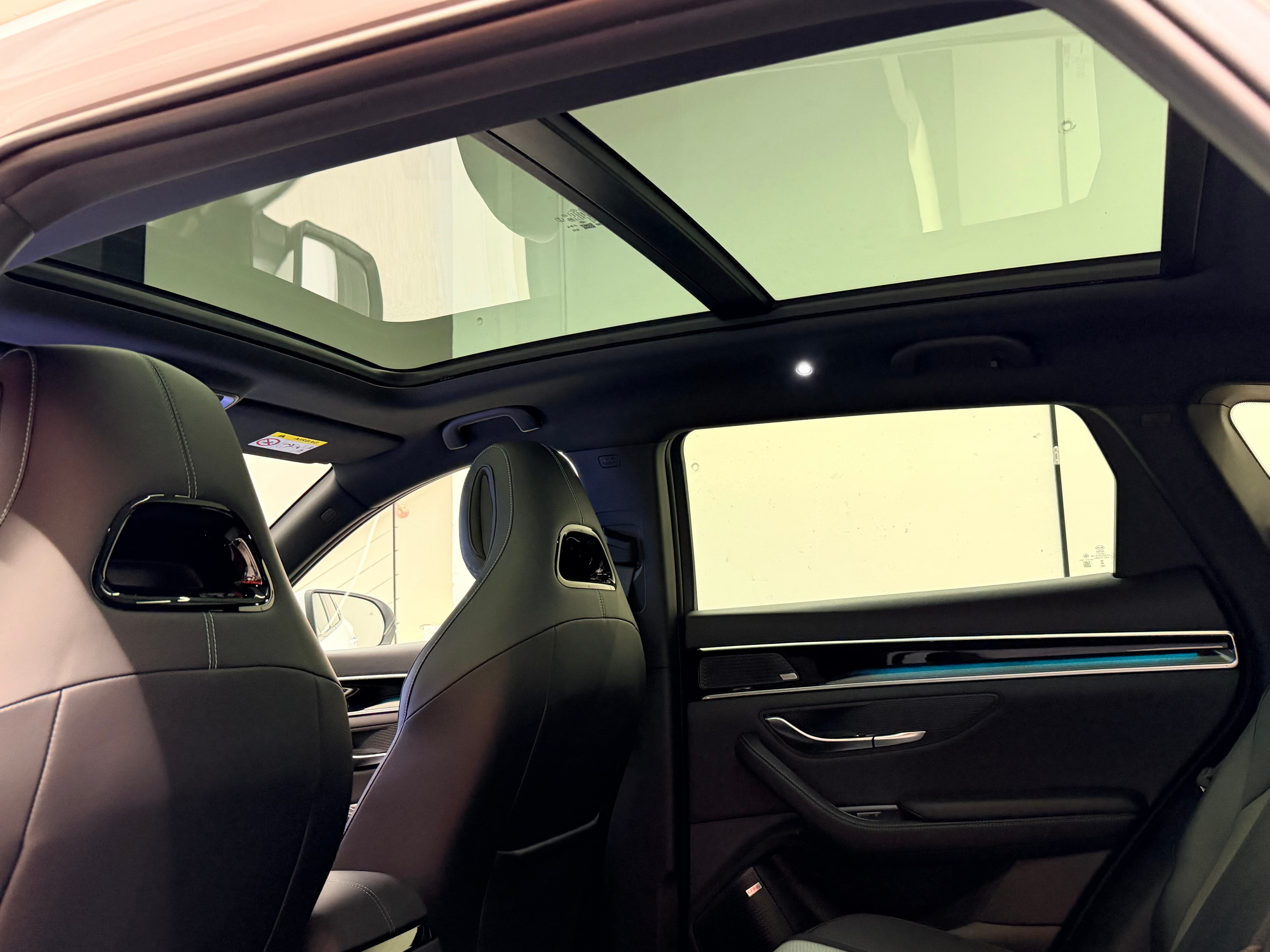 BYD Seal U DM-i Design AWD - Bild 18