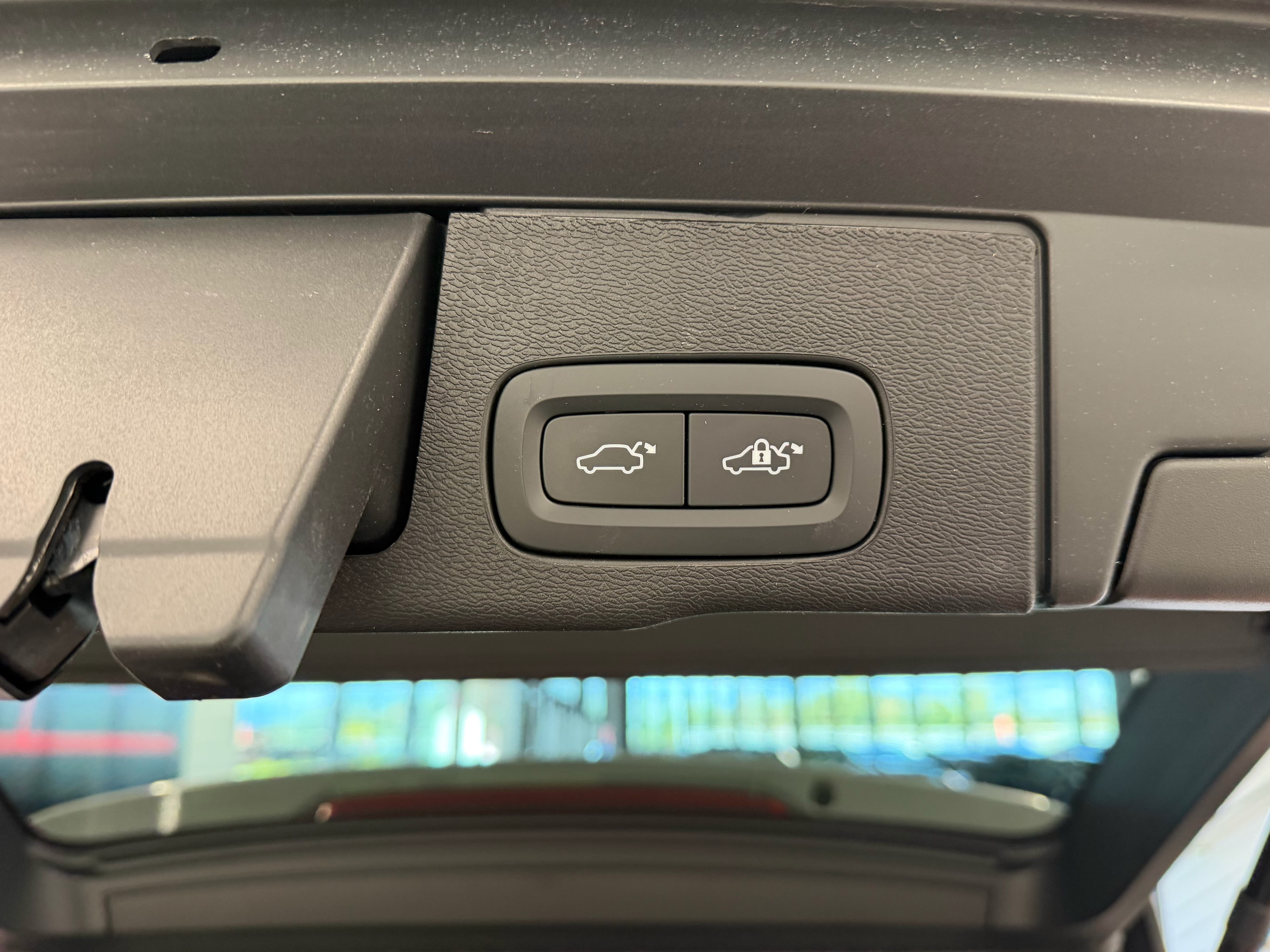 VOLVO XC60 B5 Benzin Mild Hybrid AWD Black Edition Geartronic - Bild 11