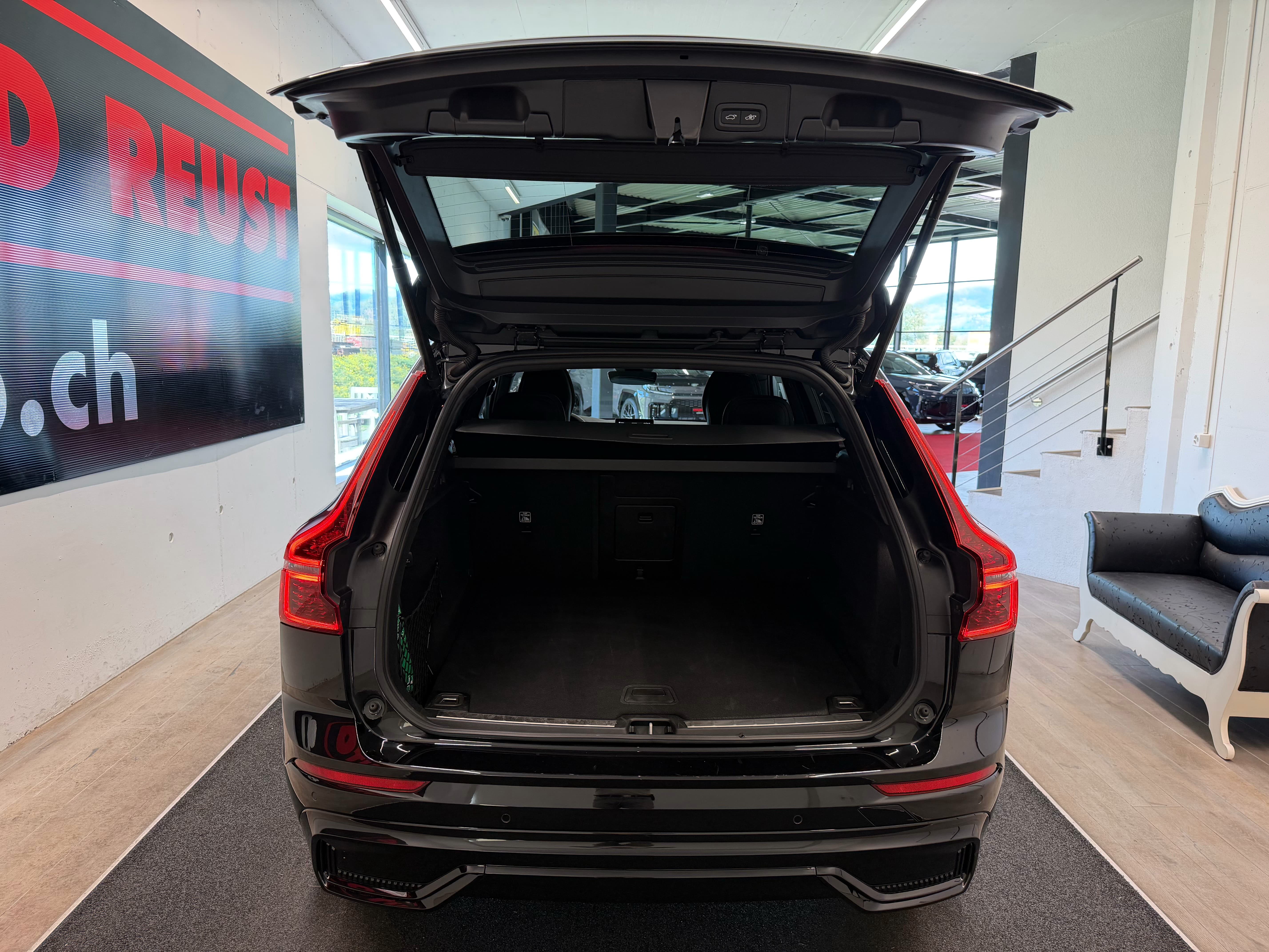 VOLVO XC60 B5 Benzin Mild Hybrid AWD Black Edition Geartronic - Bild 9