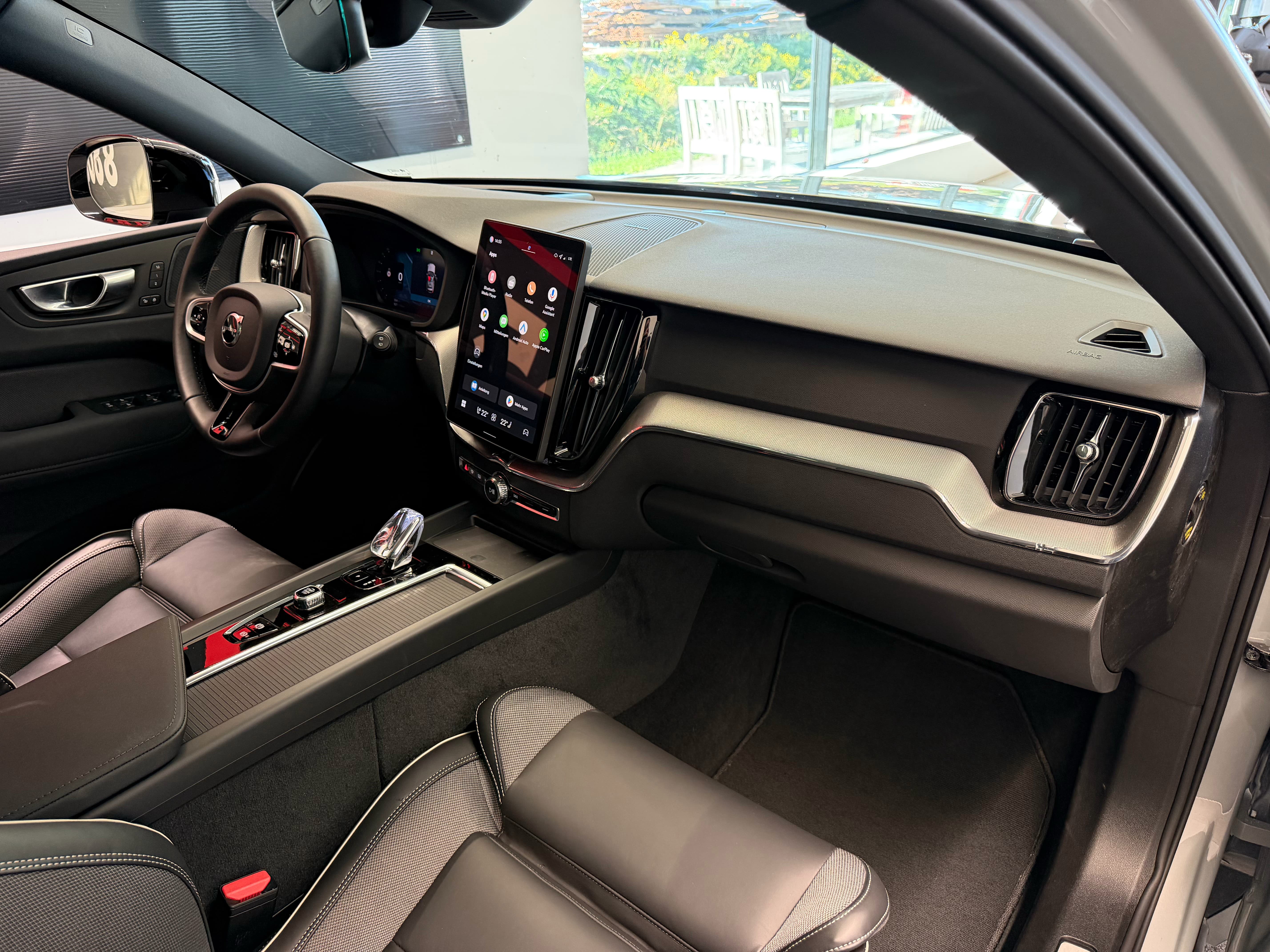 VOLVO XC60 B5 Benzin Mild Hybrid AWD Black Edition Geartronic - Bild 27