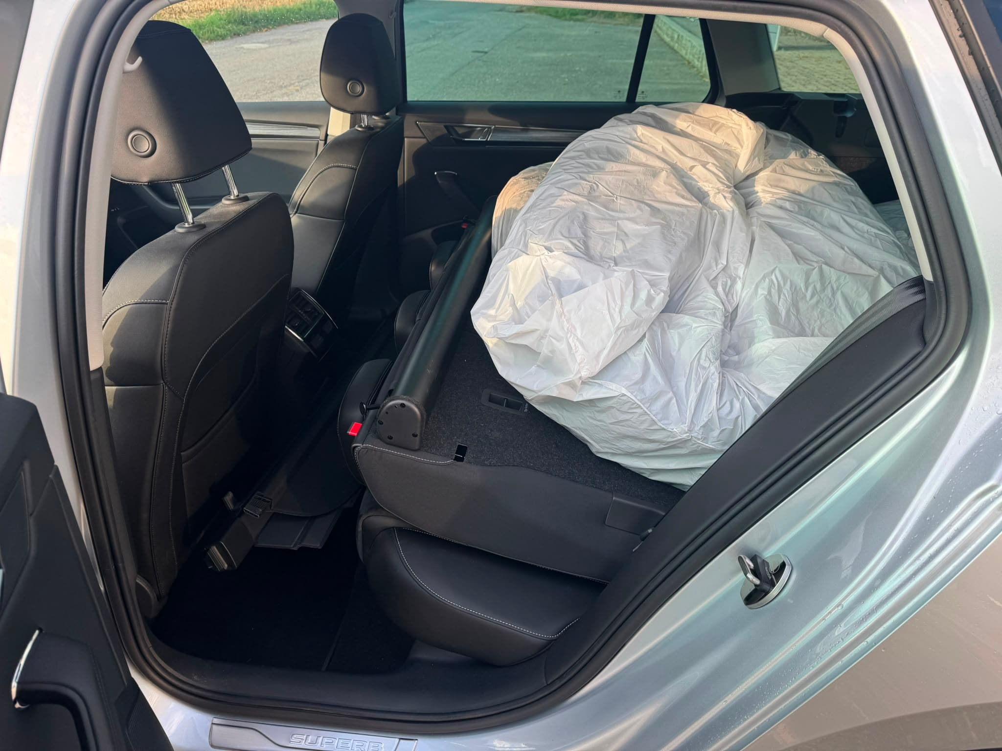 SKODA Superb Combi 2.0 TDi Style 4x4 DSG mit Anhängerkupplung - Bild 10