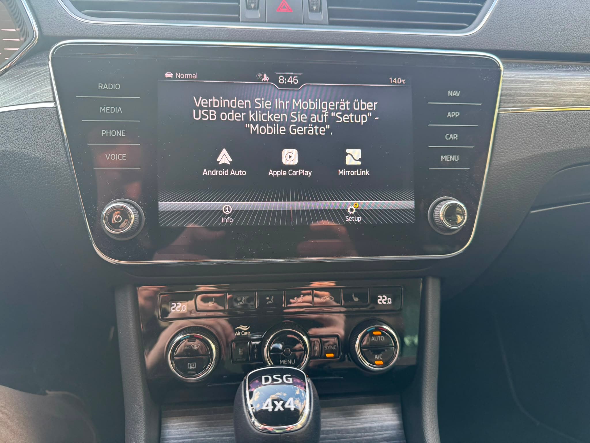 SKODA Superb Combi 2.0 TDi Style 4x4 DSG mit Anhängerkupplung - Bild 14