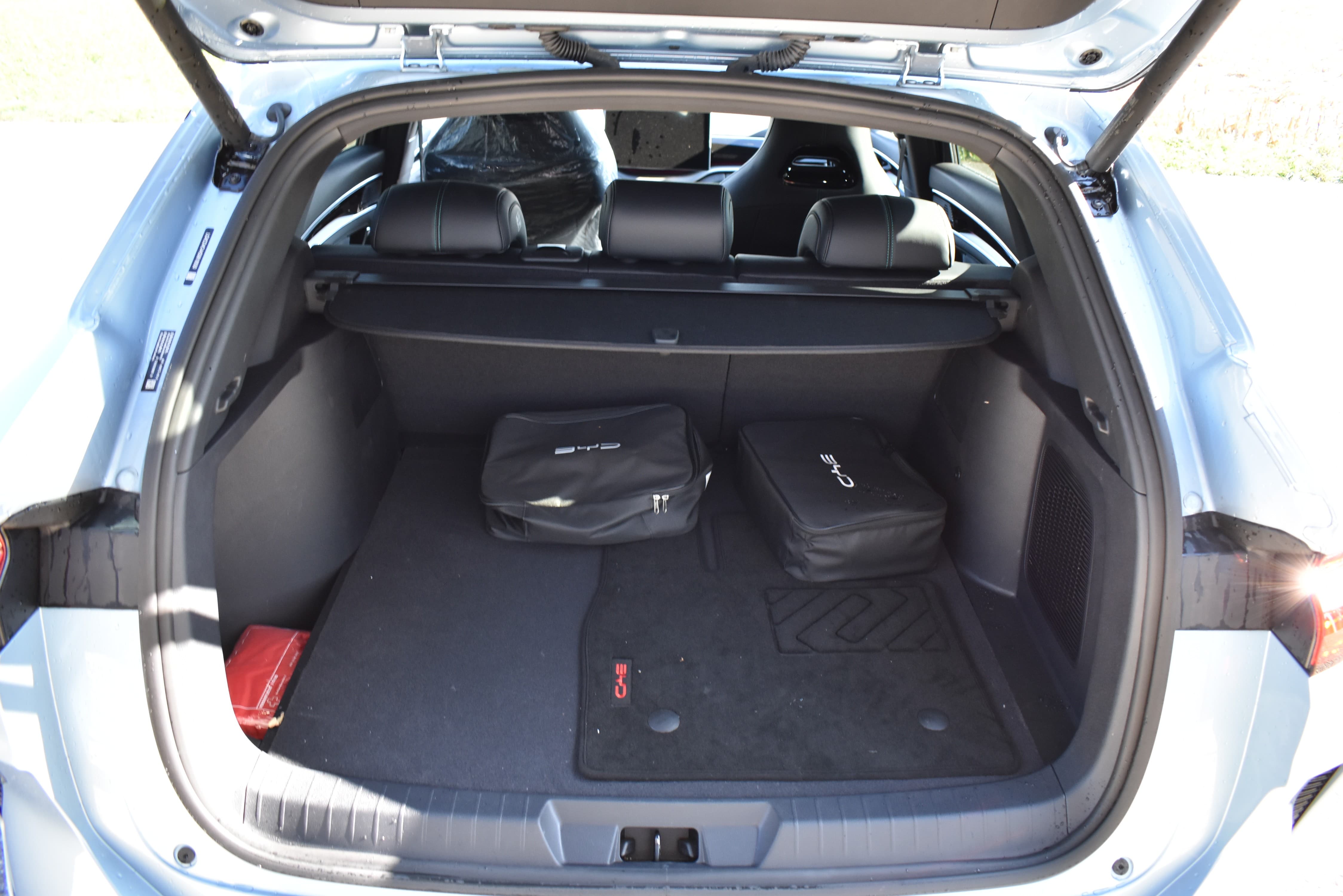 BYD Seal U DM-i Design AWD - Bild 8