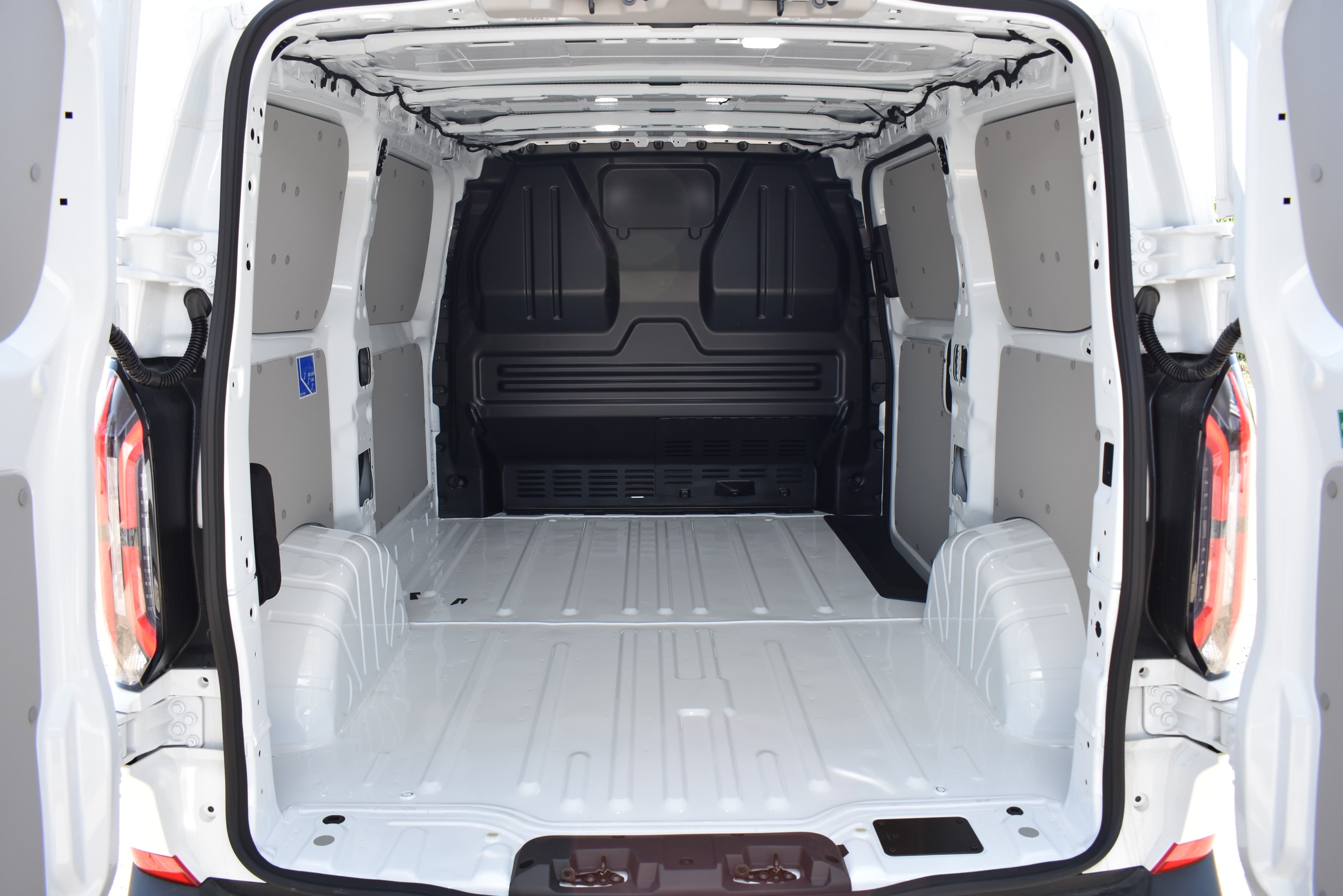 FORD E-Transit C Van 320 L1 Trend 83kWh - Bild 11