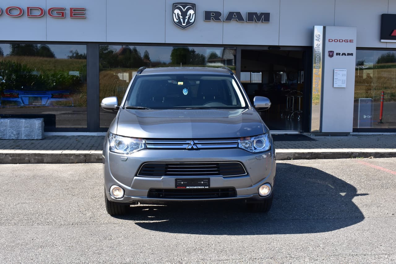 MITSUBISHI Outlander 2.0 PHEV Intense