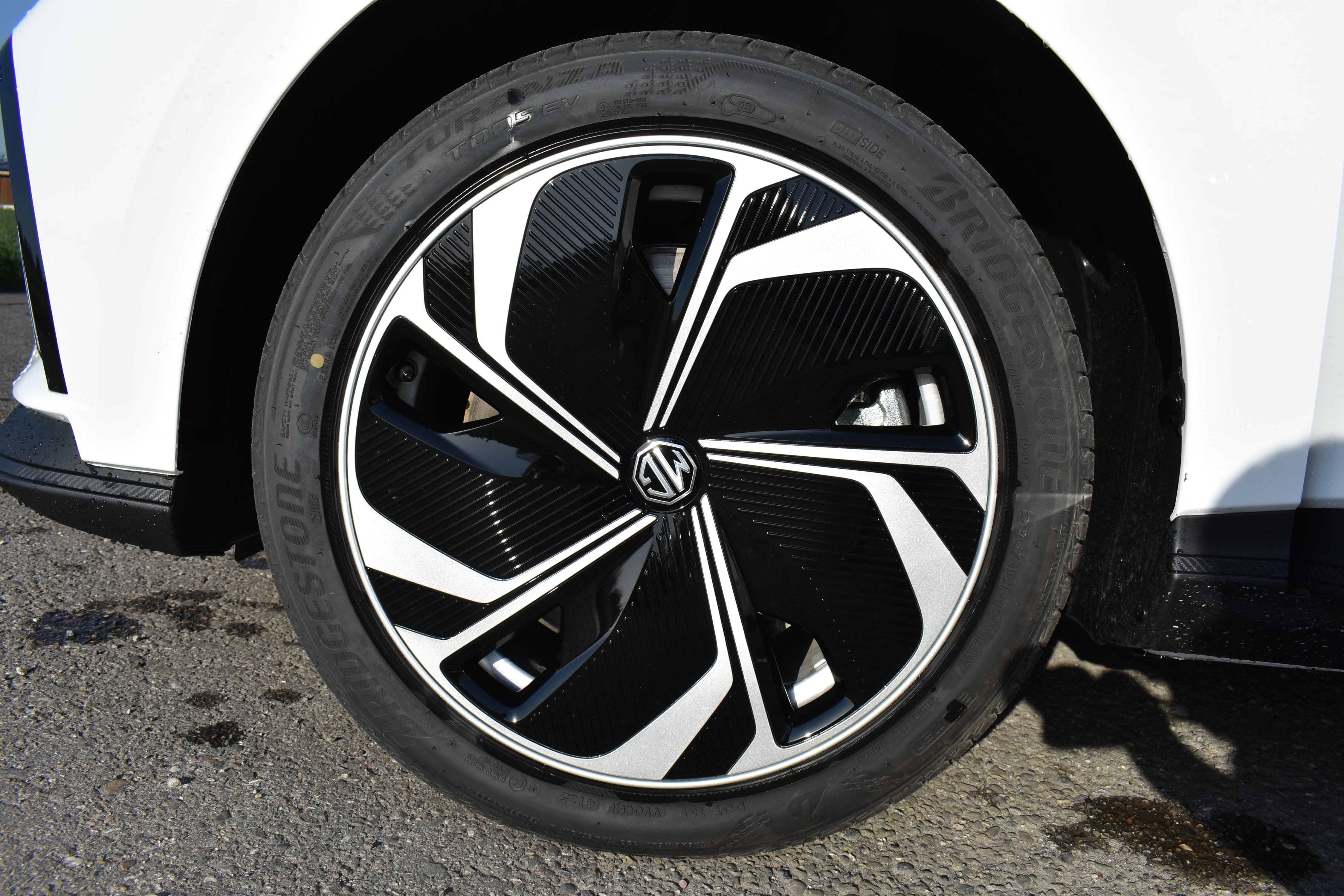 MG 4 EV 64kWh Premium - Bild 13