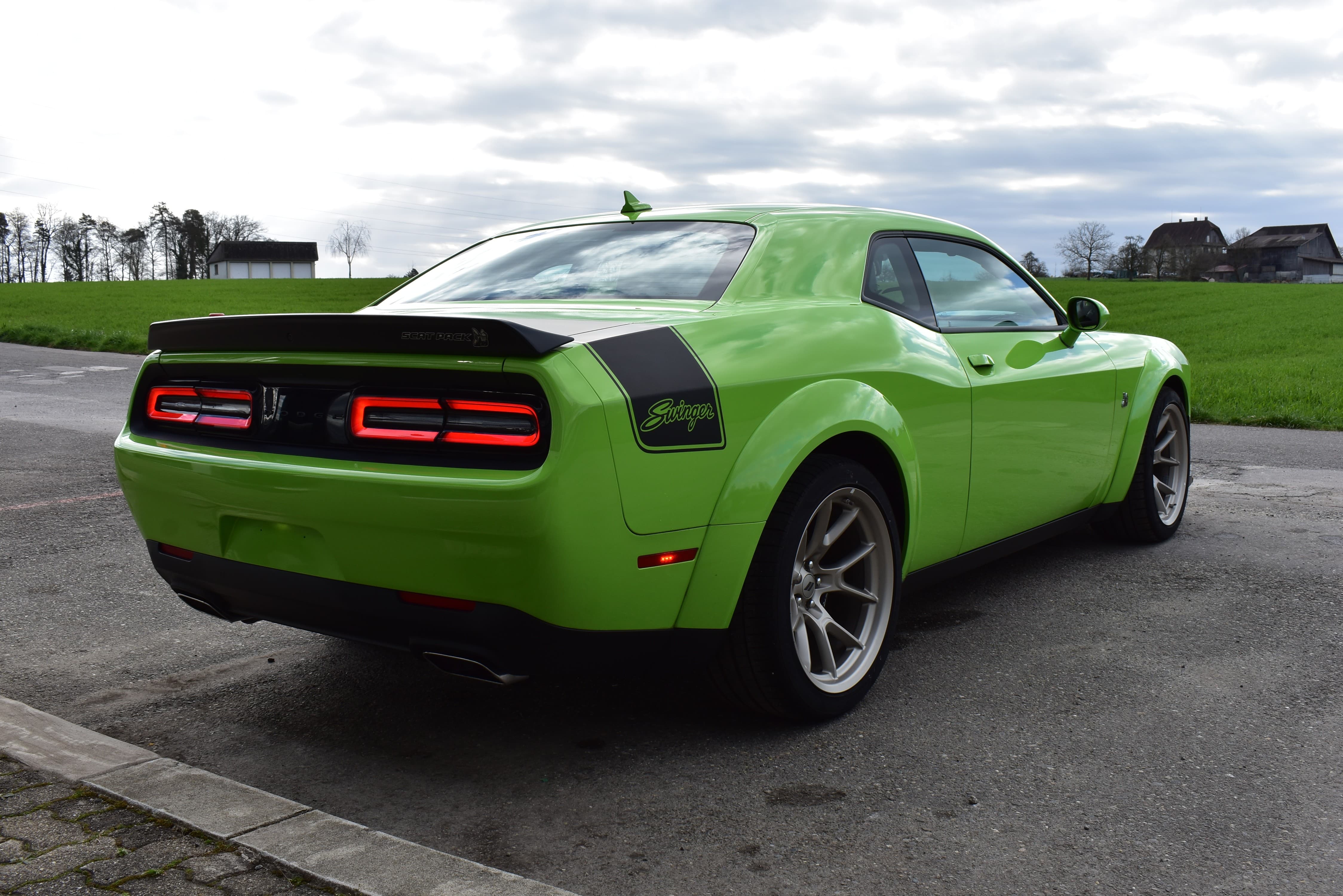 DODGE Challenger Swinger Sublime Green - Bild 7