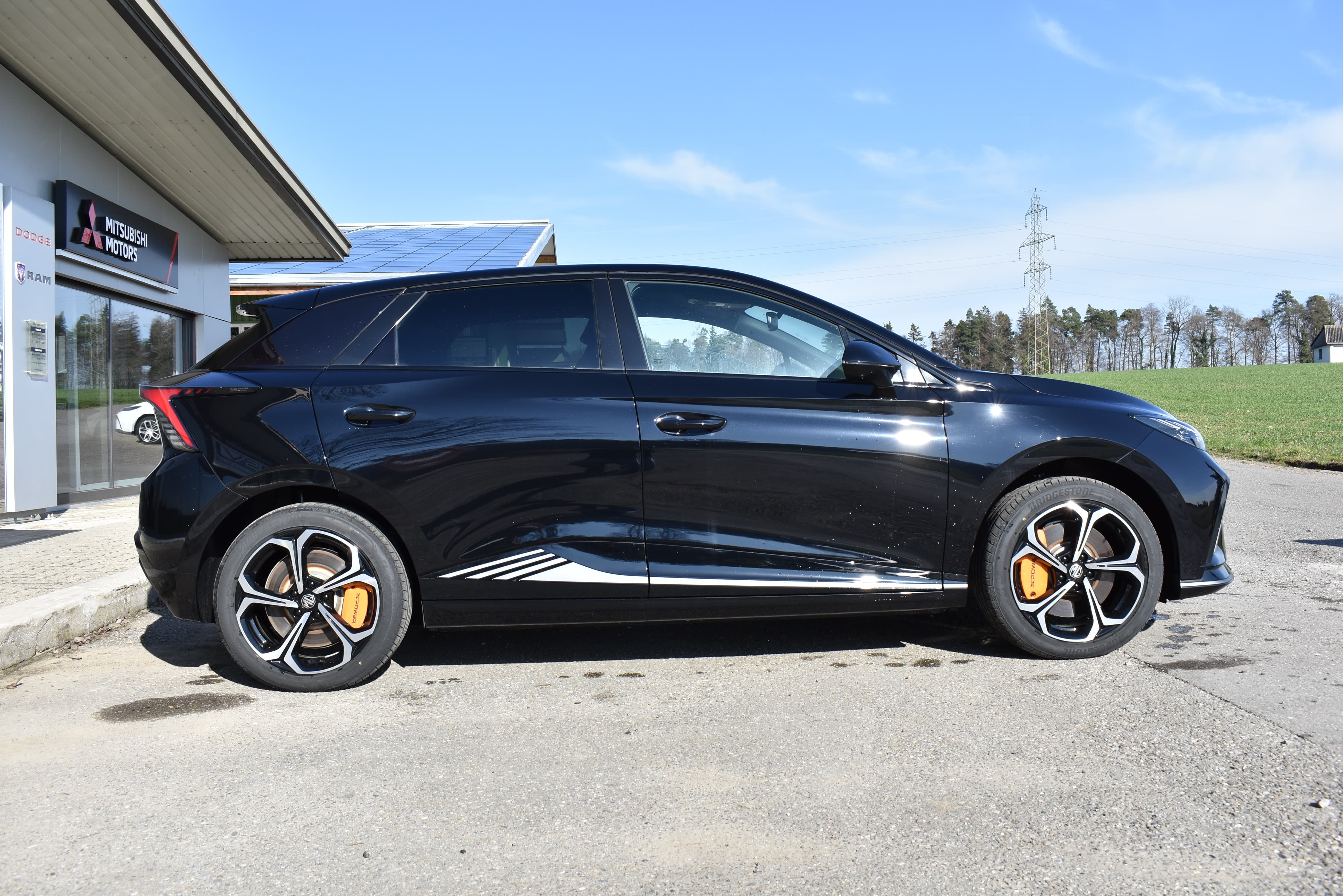 MG 4 EV 64kWh Xpower AWD - Bild 4