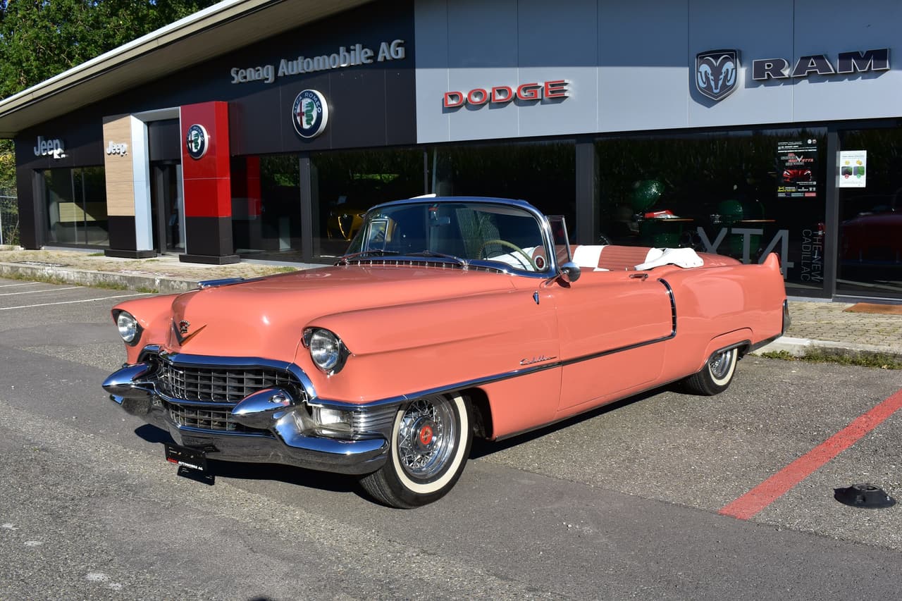 CADILLAC Series 62