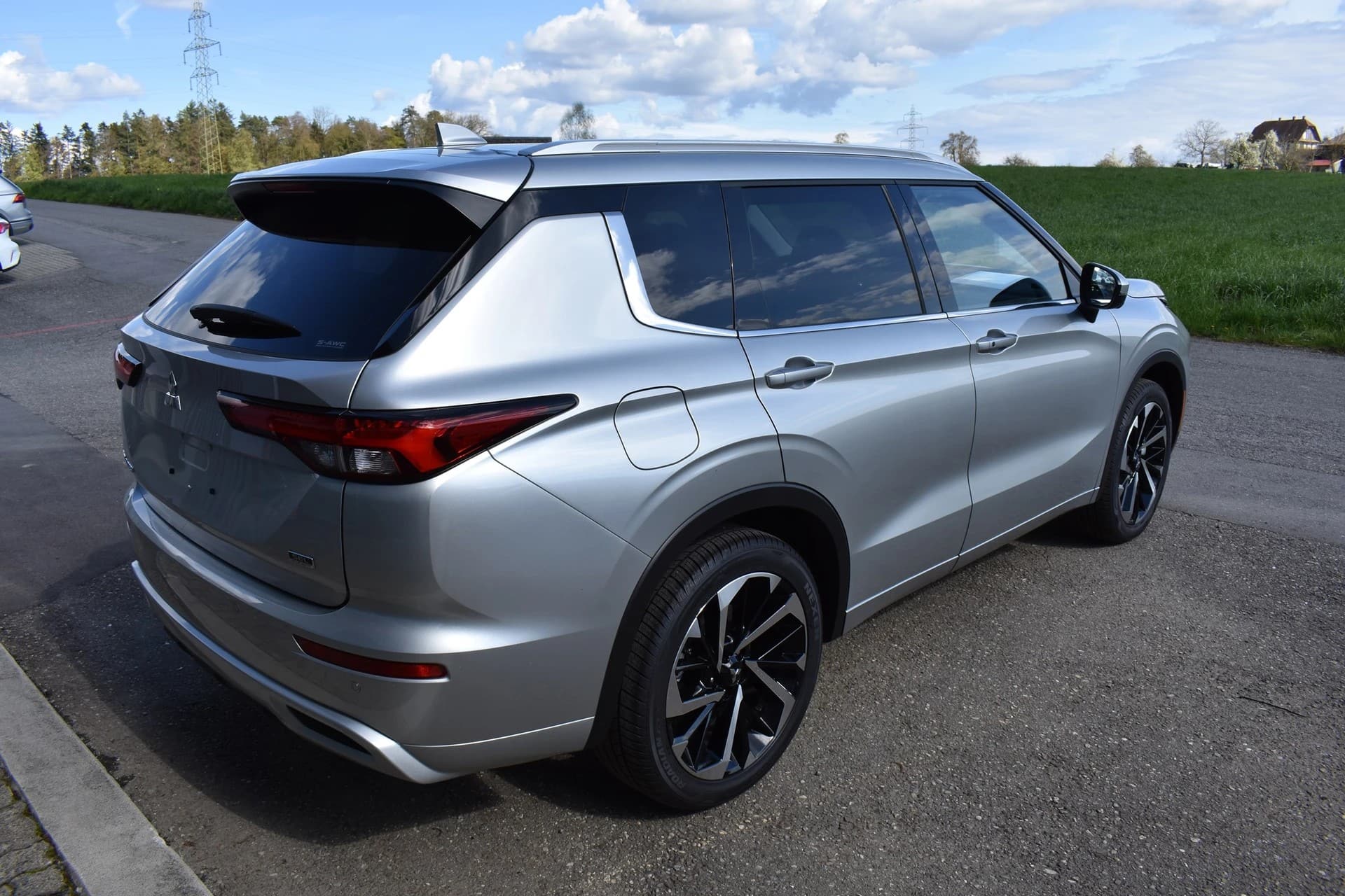 MITSUBISHI OUTLANDER S-AWC - Bild 8