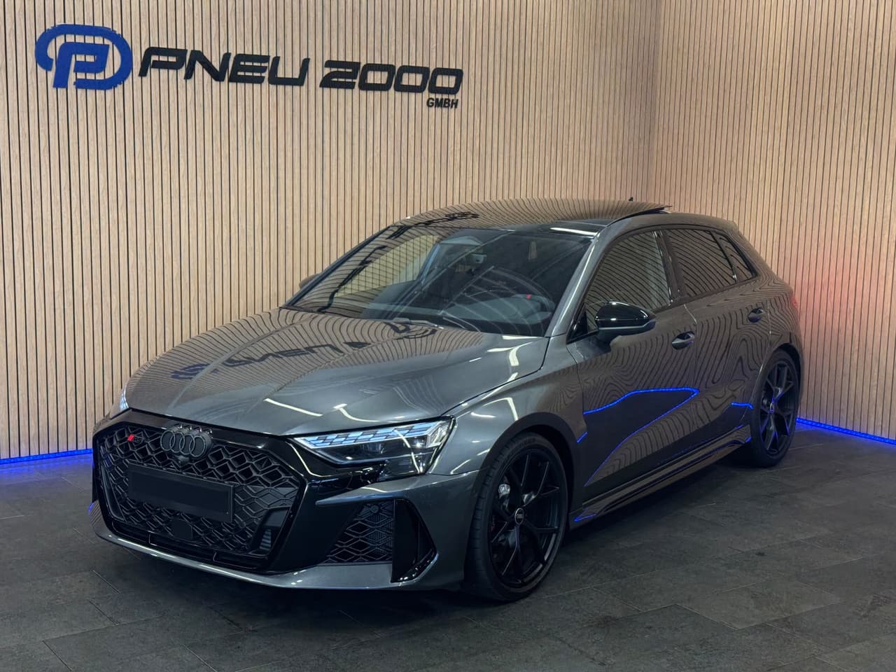 AUDI RS3 Sportback 2.5 TSI quattro S-tronic *INKLUSIV GRATIS SERVIE PAKET *