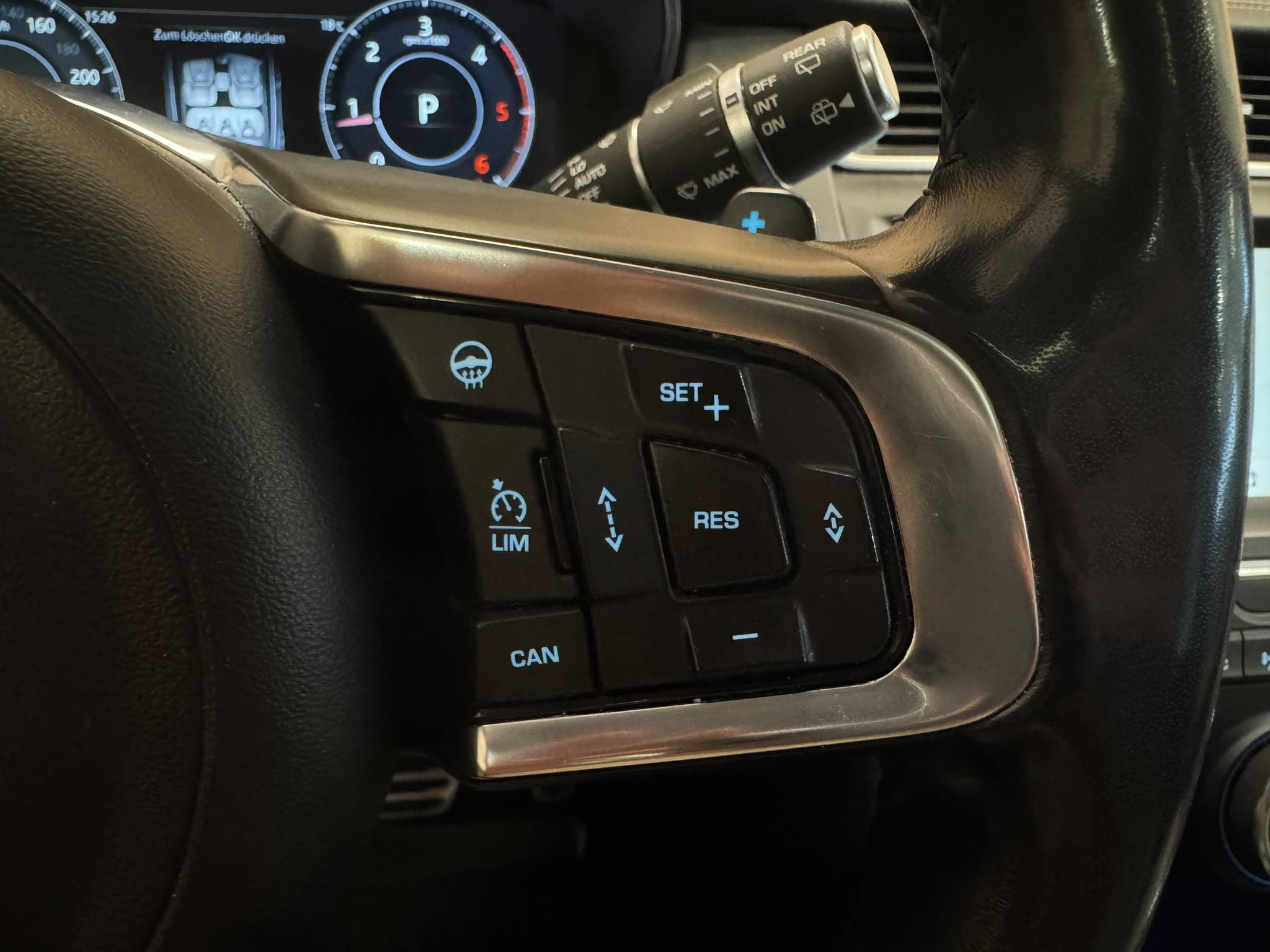 JAGUAR E-Pace 2.0d D240 R-Dynamic HSE AWD Automatik - Bild 15