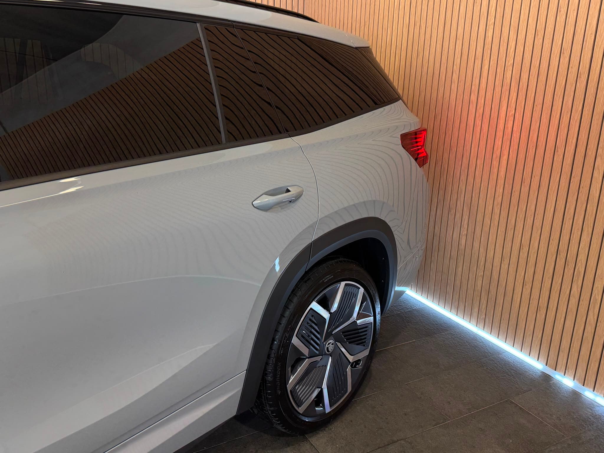 SKODA Kodiaq 1.5 TSI mHEV Selection *Steelgrey* - Bild 5