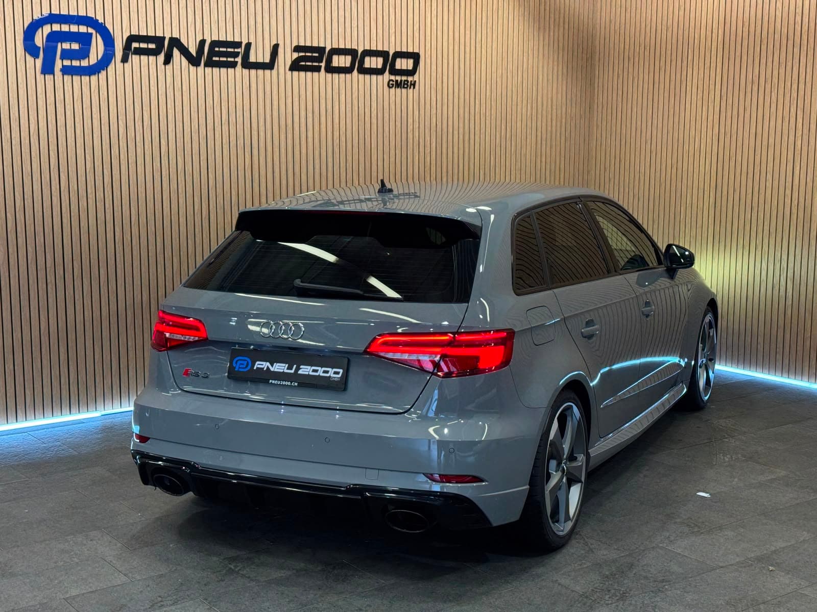 AUDI RS3 Sportback 2.5 TSI quattro S-tronic *Nardograu* - Bild 7
