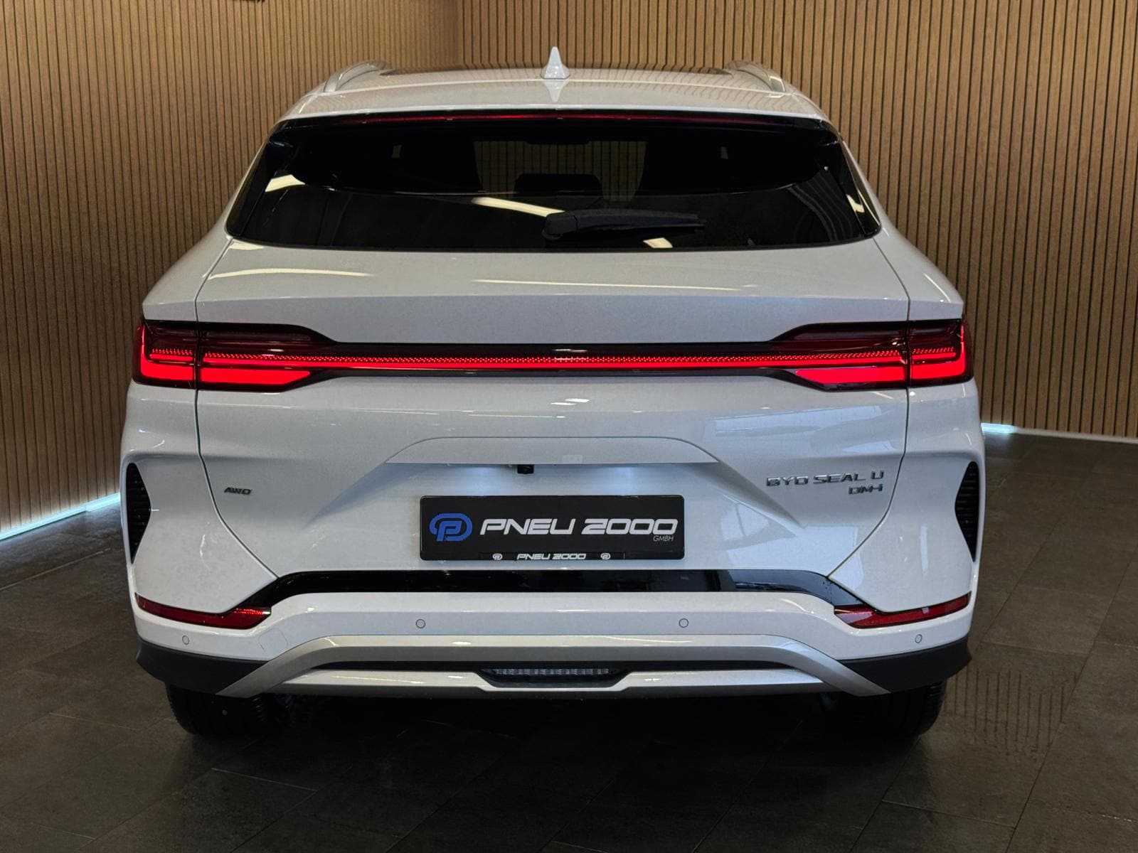 BYD Seal U DM-i Design AWD * Snow White* - Bild 5