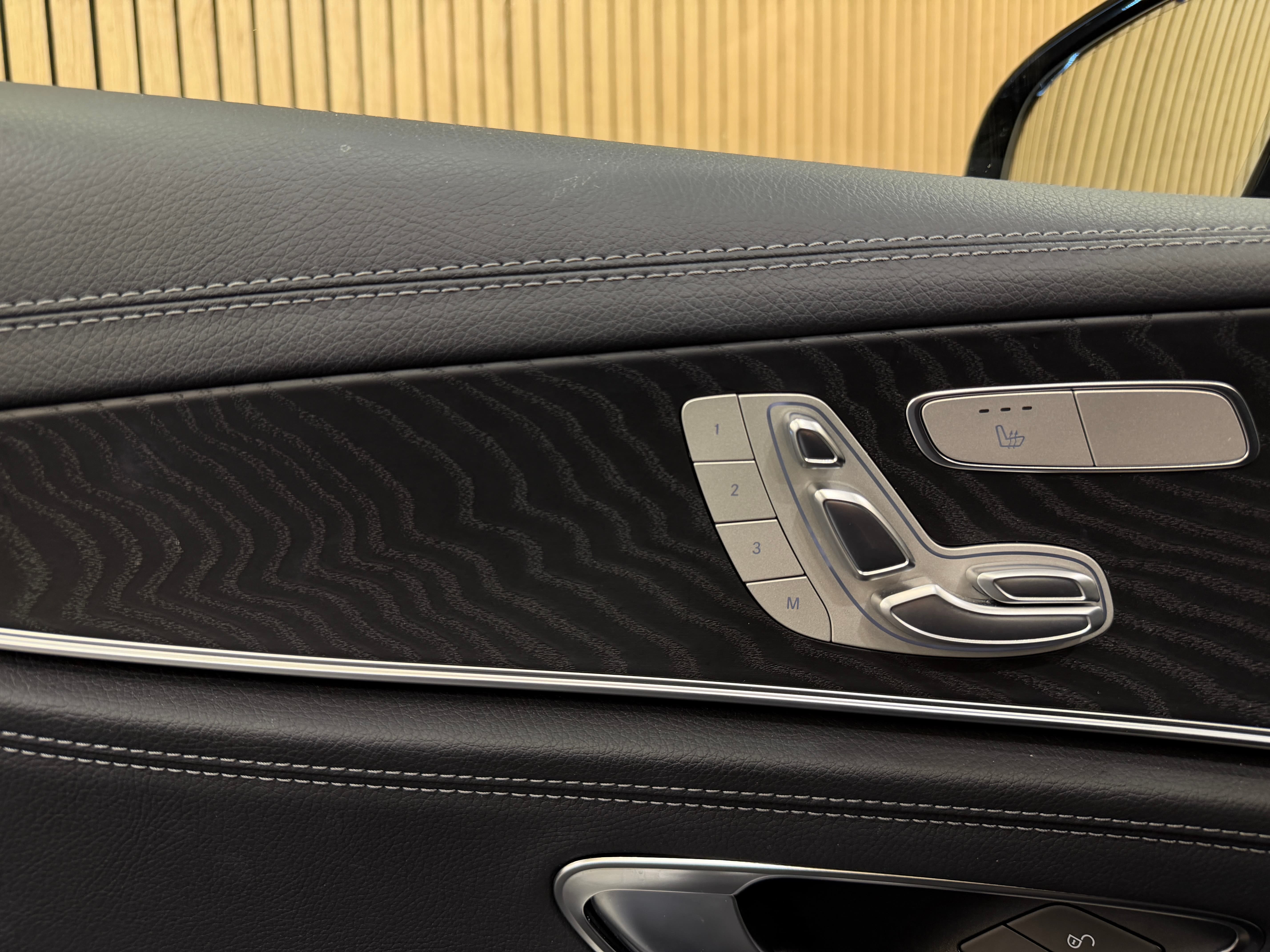 MERCEDES-BENZ E 300 d T 4Matic AMG Line 9G-Tronic - Bild 10